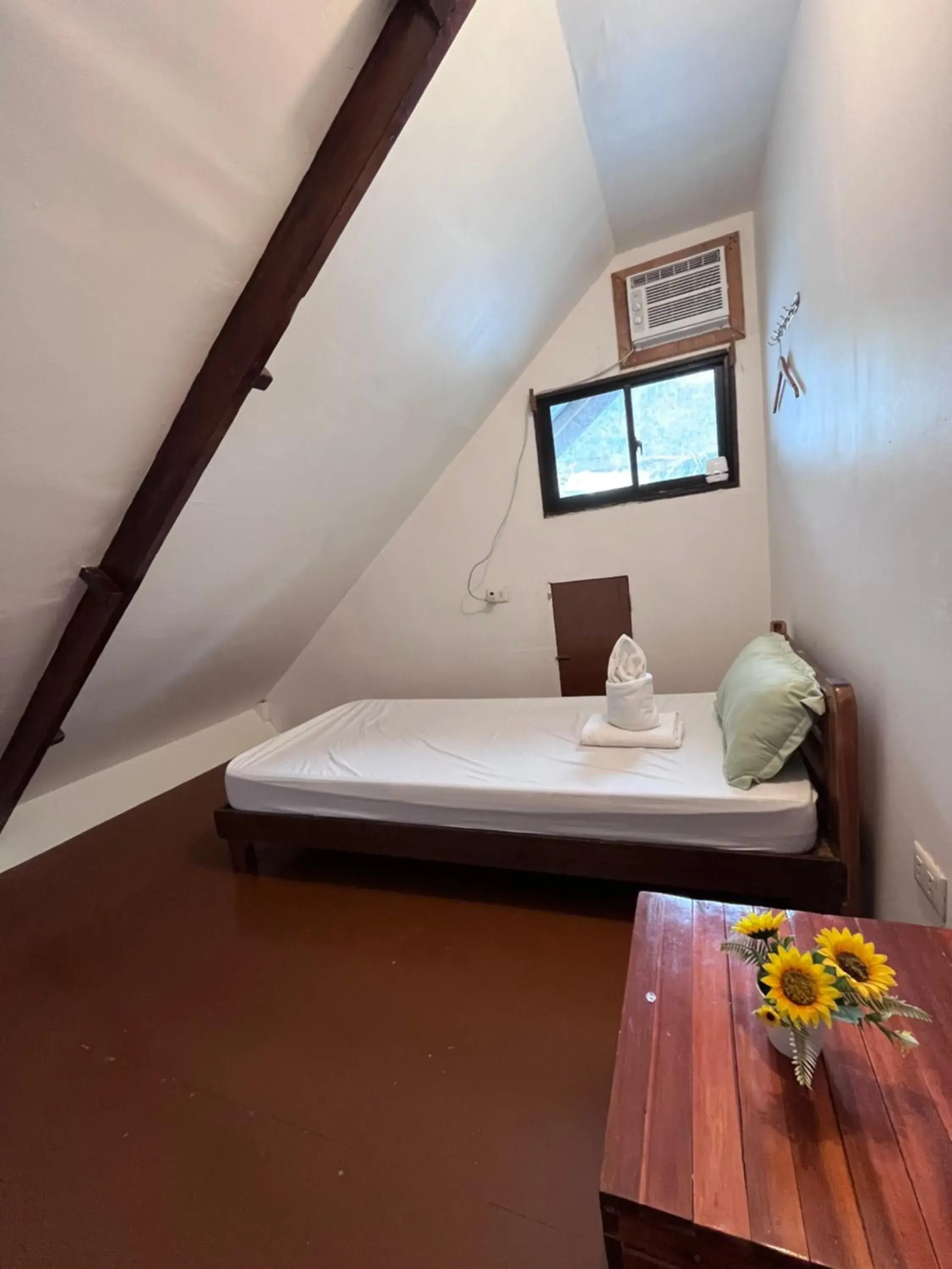Budget Single Room - single occupancy in Bangka Hostels Budget Single Room - single occupancy in Bangka Hostels