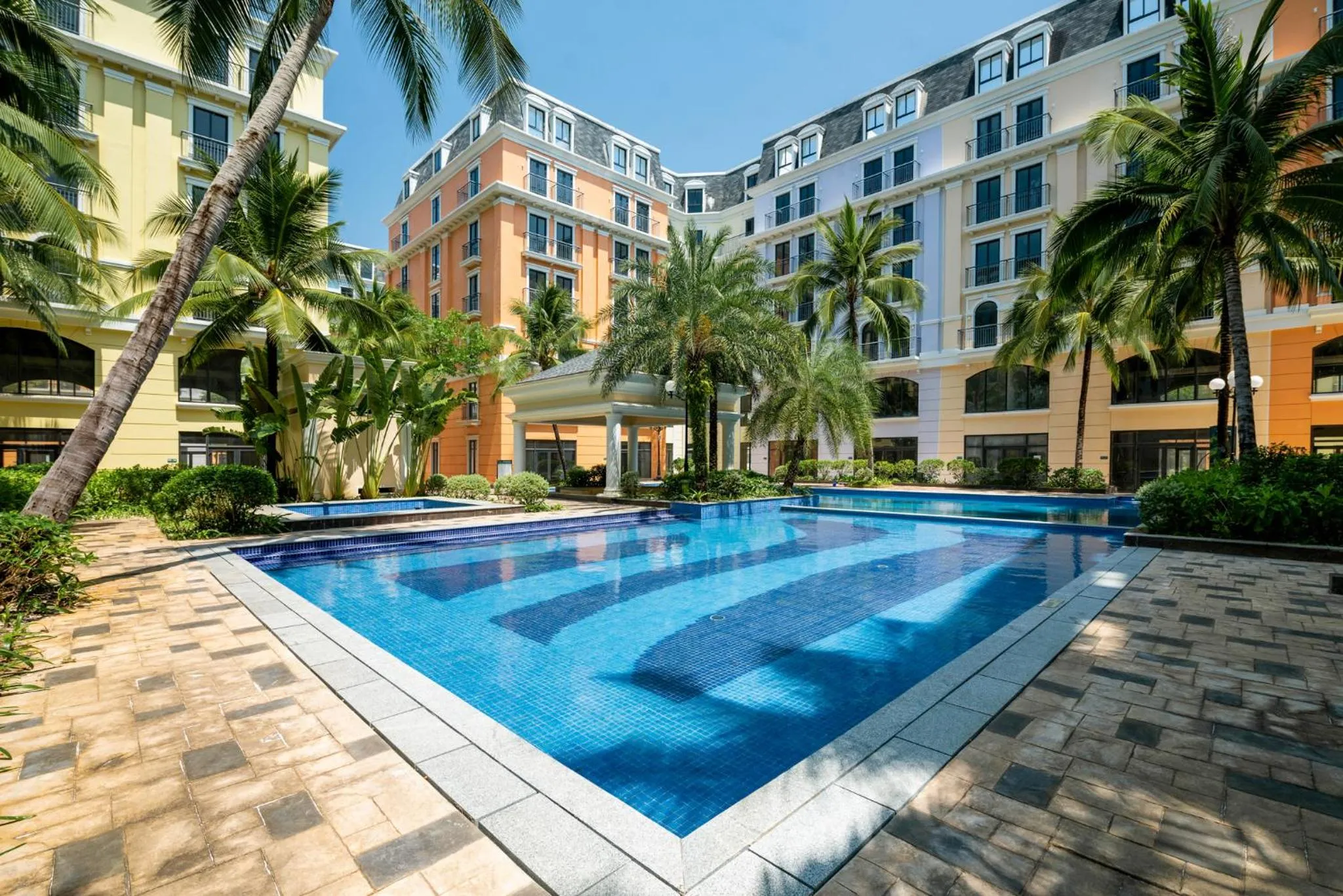 Swimming pool in Hanvet Hotel Phu Quoc