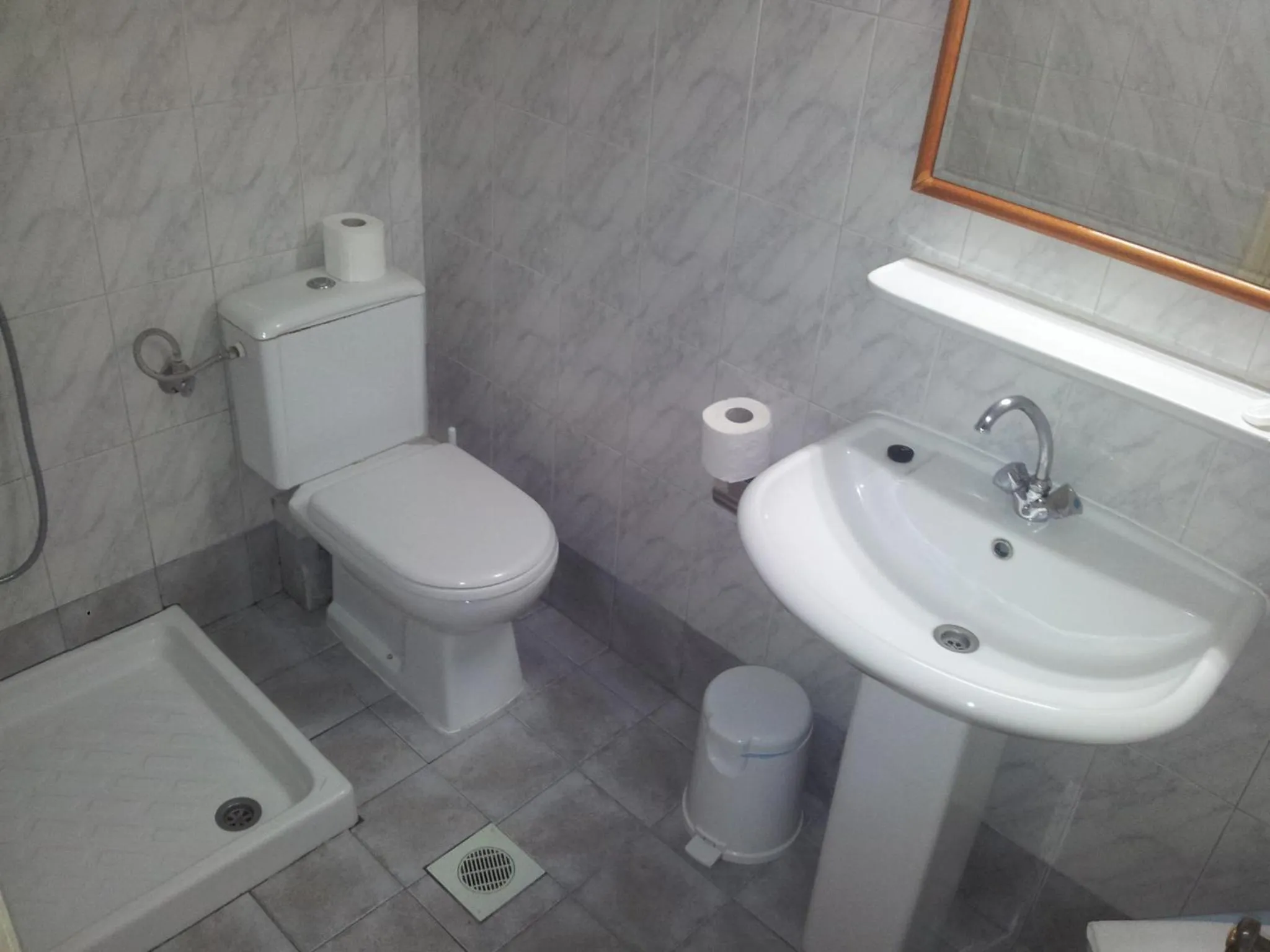 Shower in Plotini Hotel