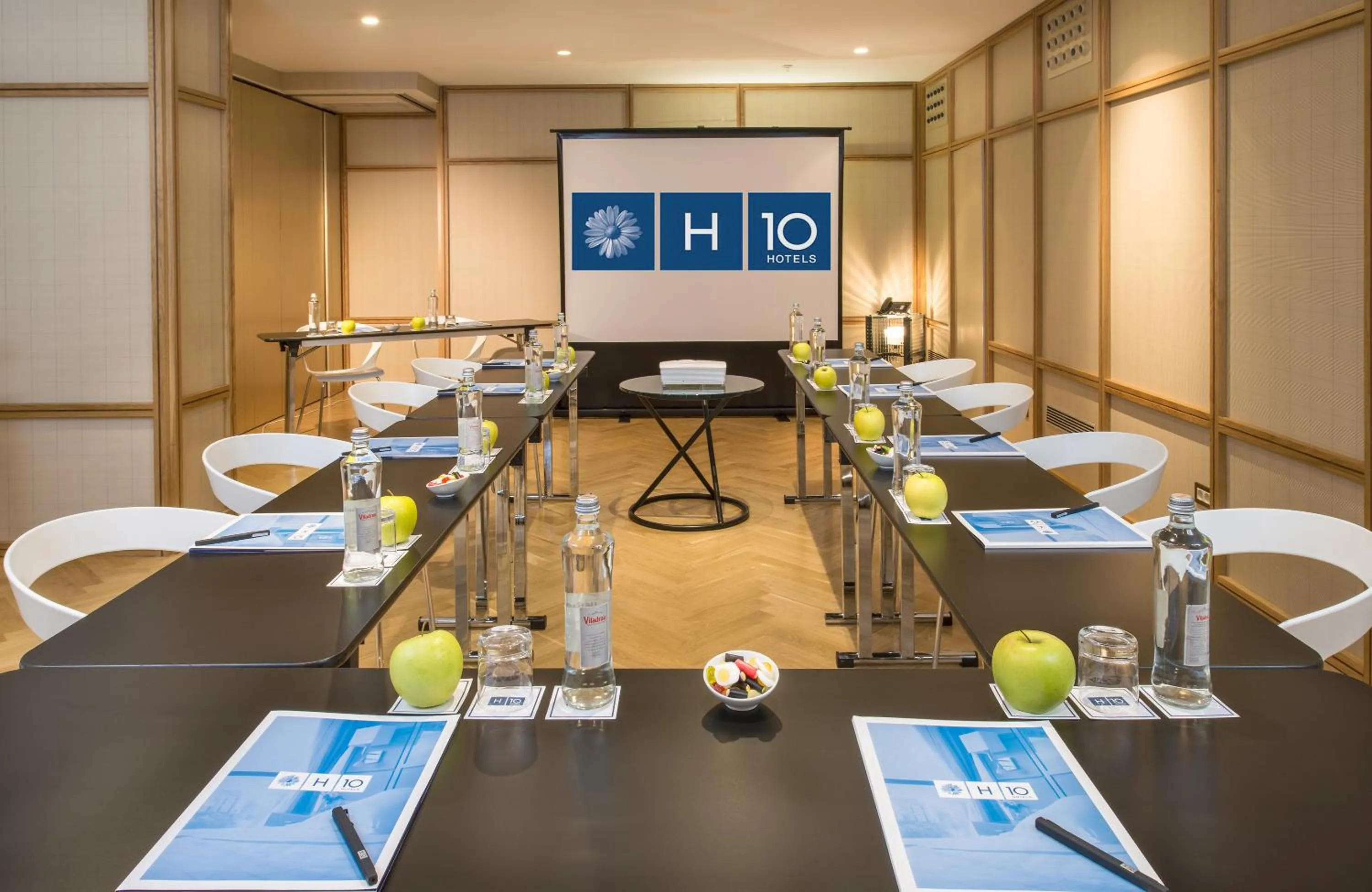 Meeting/conference room in H10 Tribeca