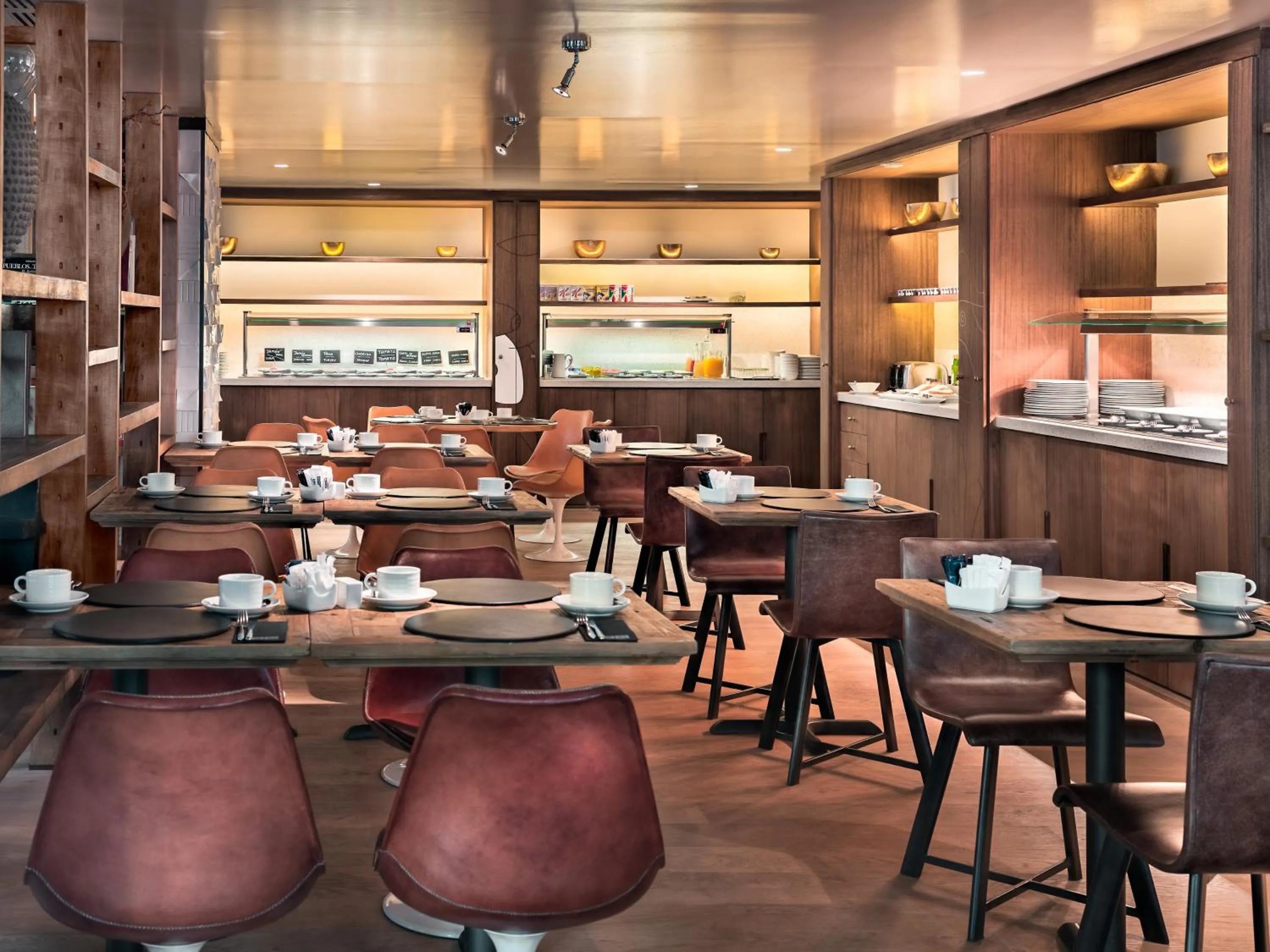 Restaurant/places to eat in H10 Tribeca