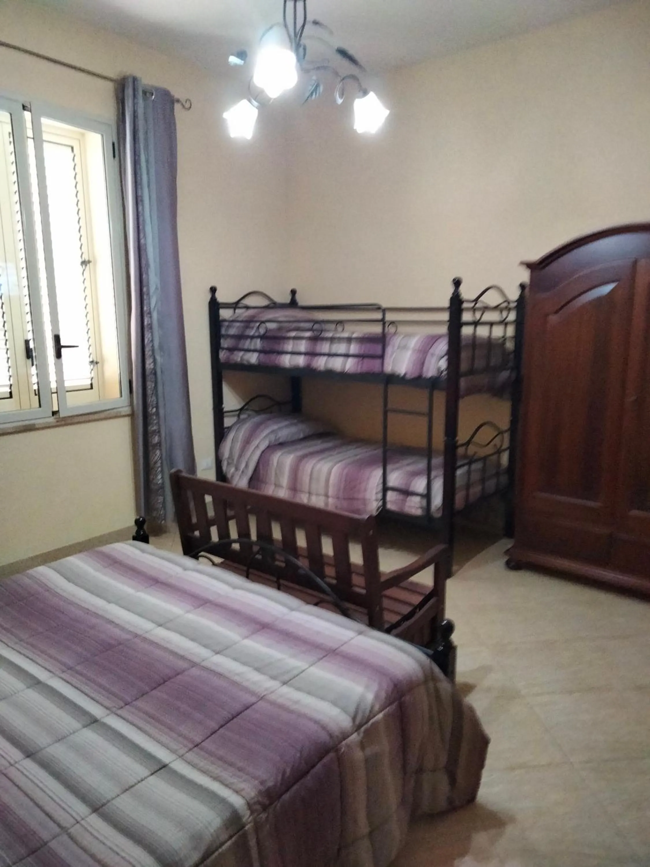 Photo of the whole room, Bed in THE BEST ROOMS & APARTMENTS - Parcheggia gratis sotto casa ed entra -