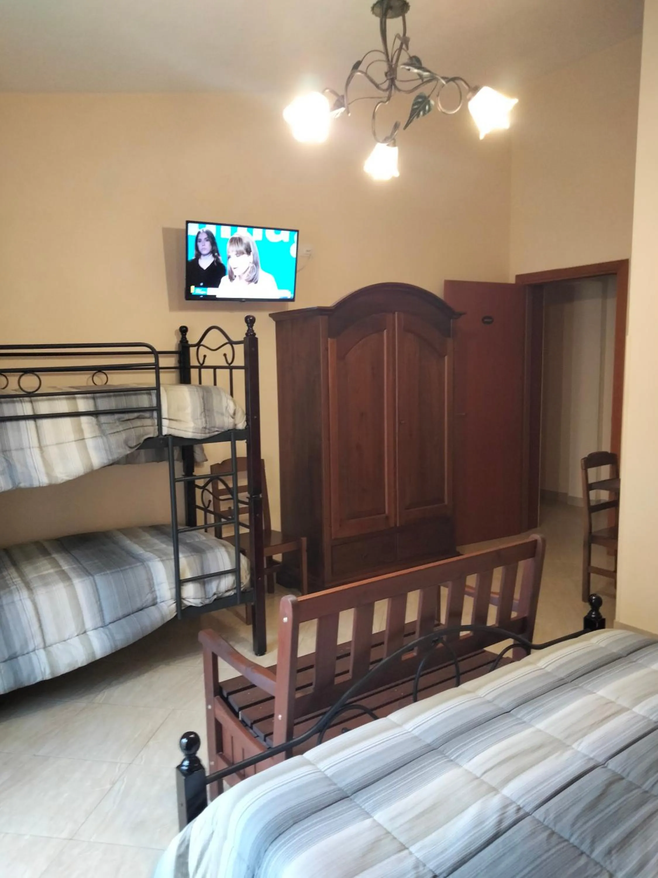 Quadruple Room in THE BEST ROOMS & APARTMENTS - Parcheggia gratis sotto casa ed entra -