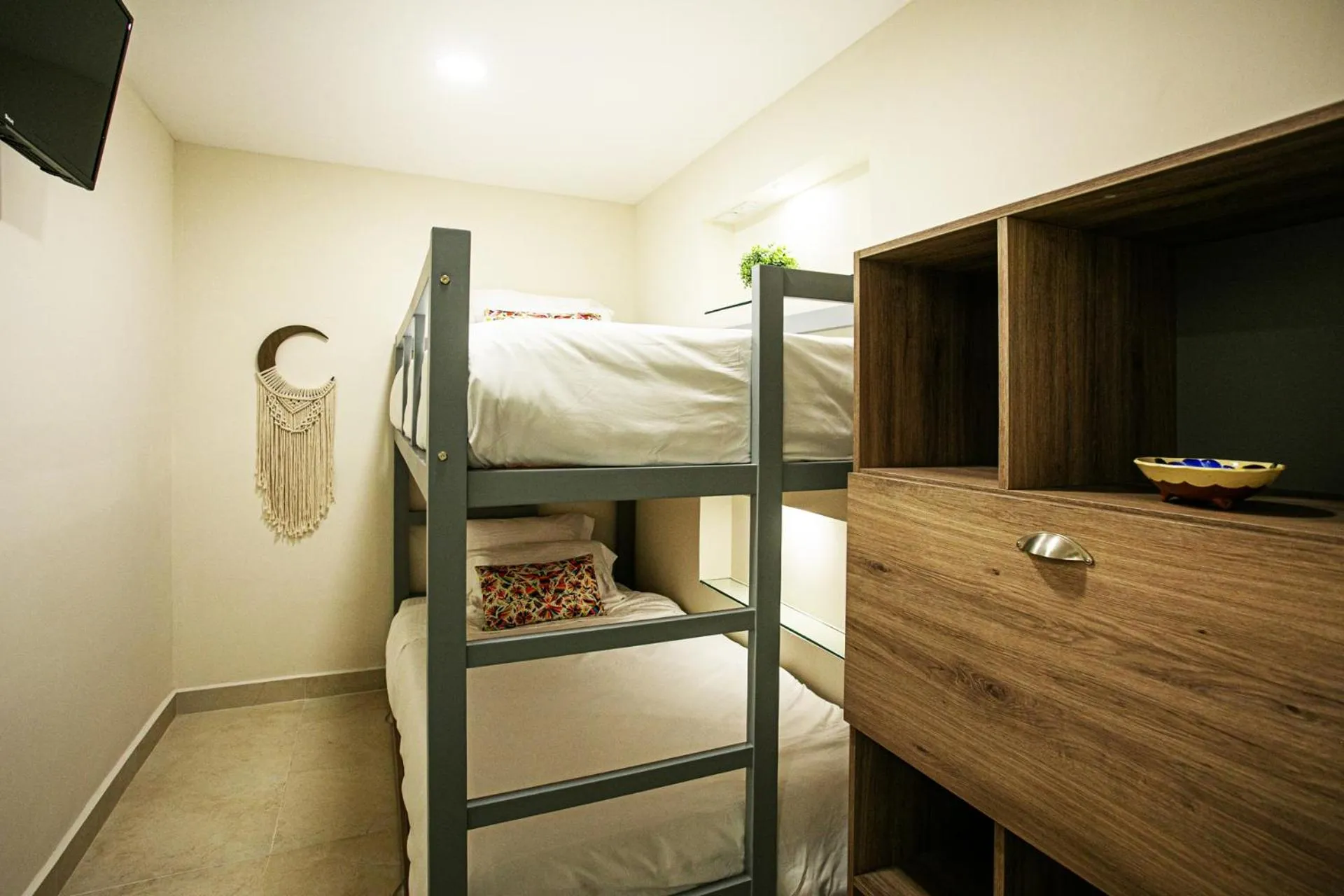 Bed in Sunscape Residence Tower