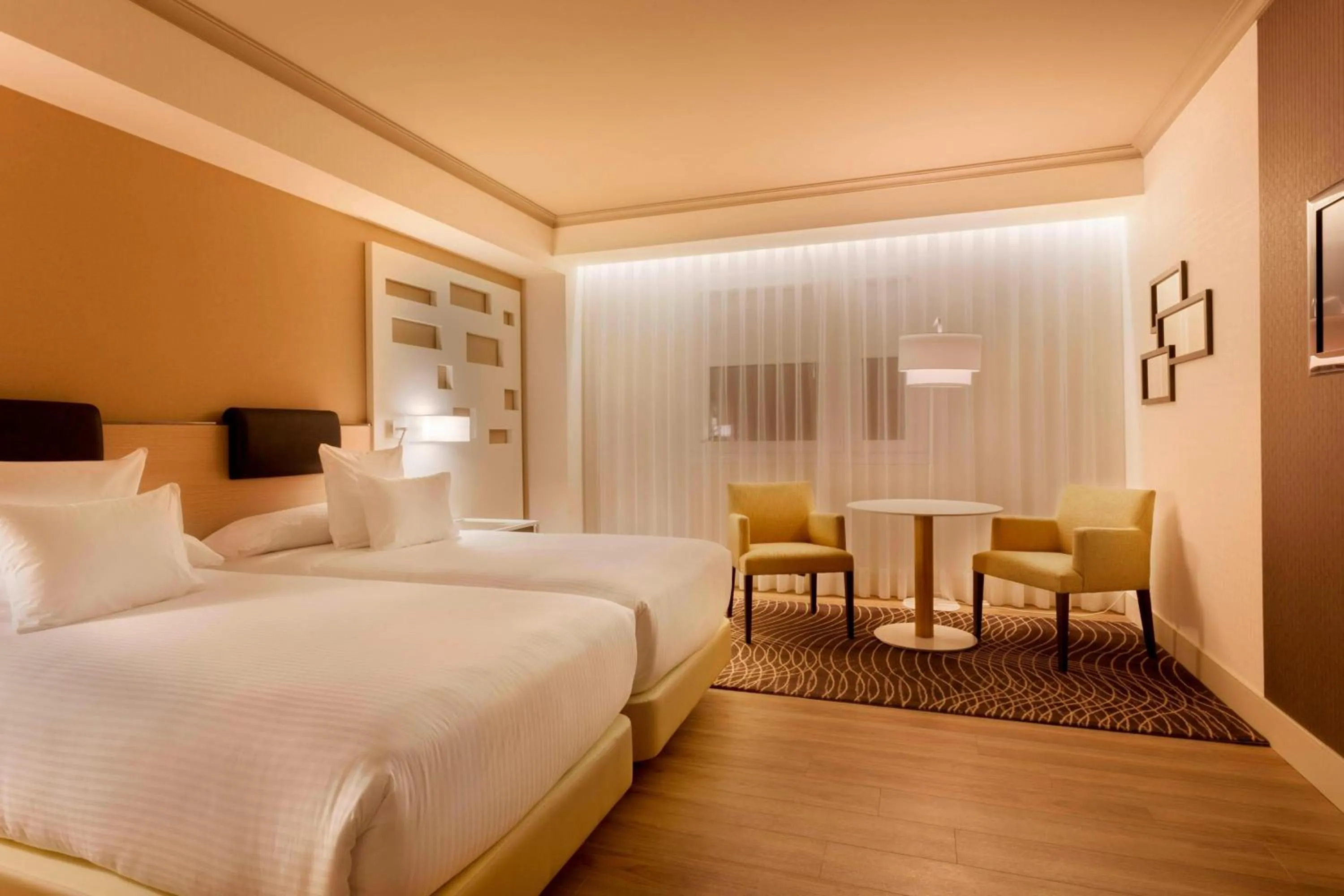 Photo of the whole room, Bed in Madrid Marriott Auditorium Hotel & Conference Center