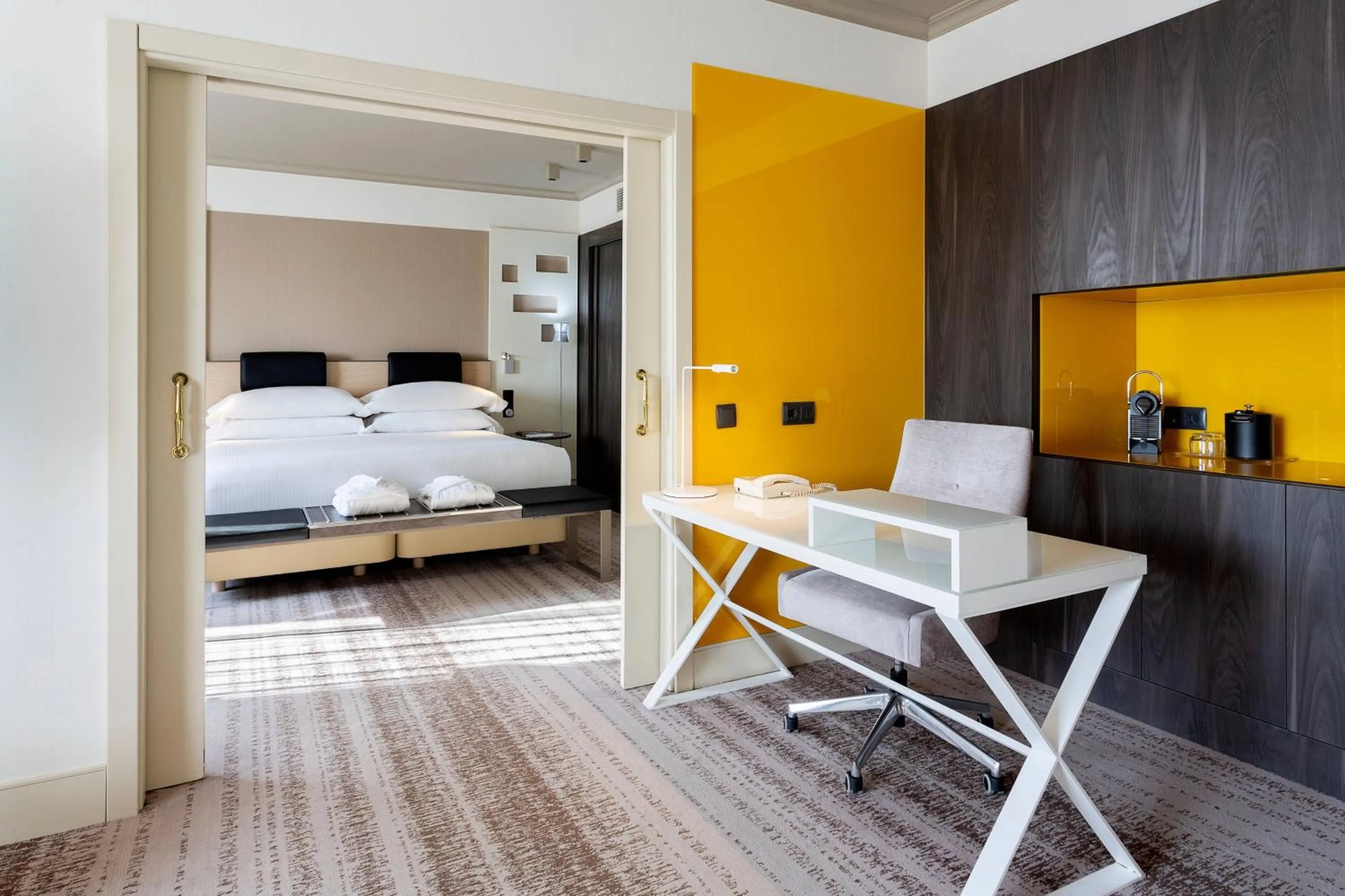 Photo of the whole room, Bed in Madrid Marriott Auditorium Hotel & Conference Center