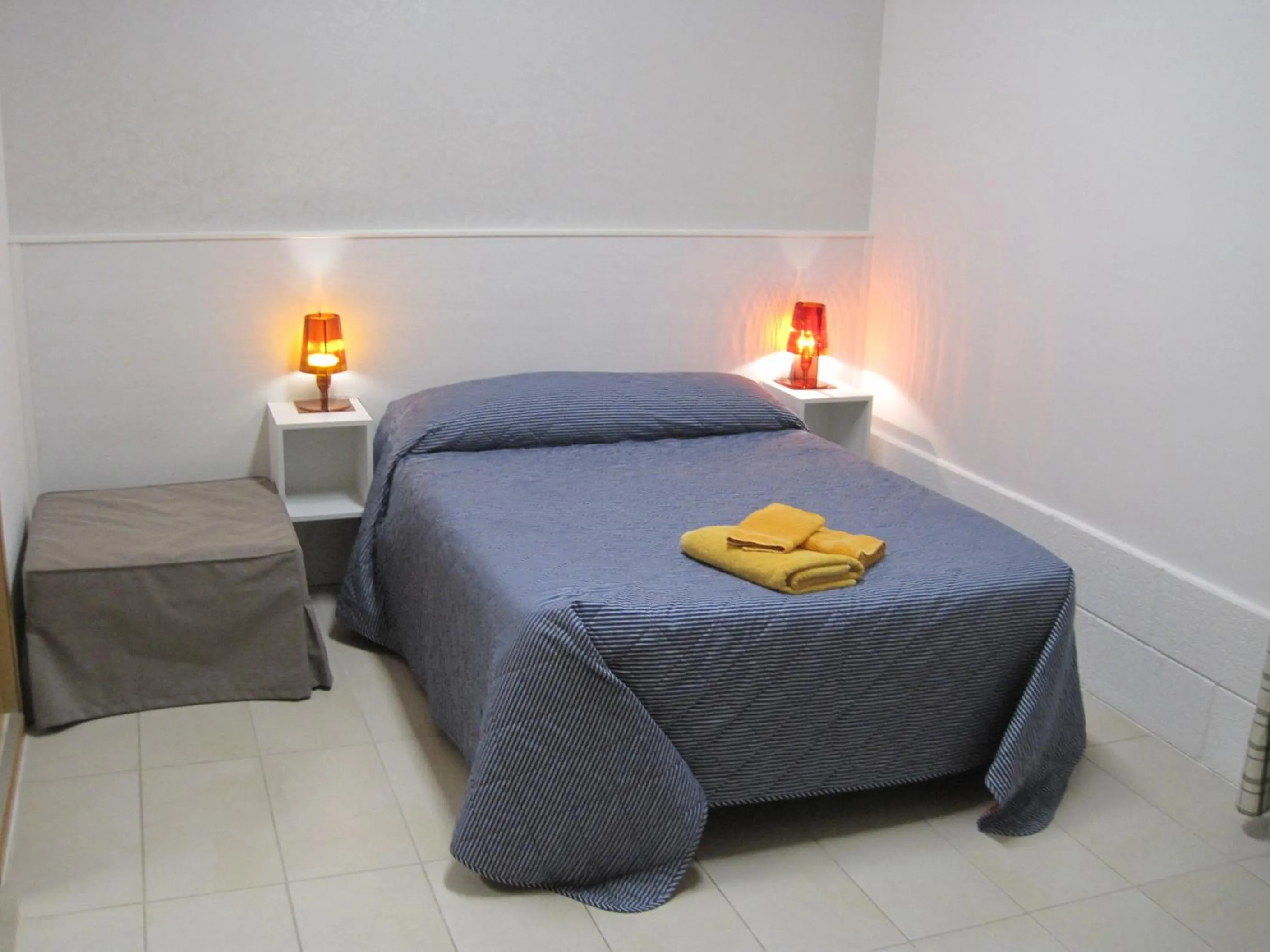 Property building, Bed in Santos B&B
