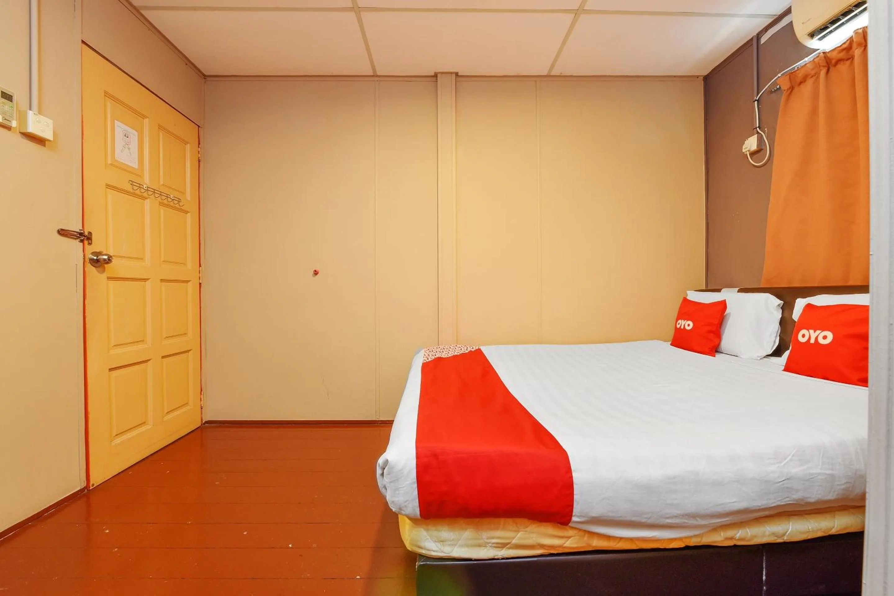 Bedroom, Bed in Hotel O Pulau Ketam Inn