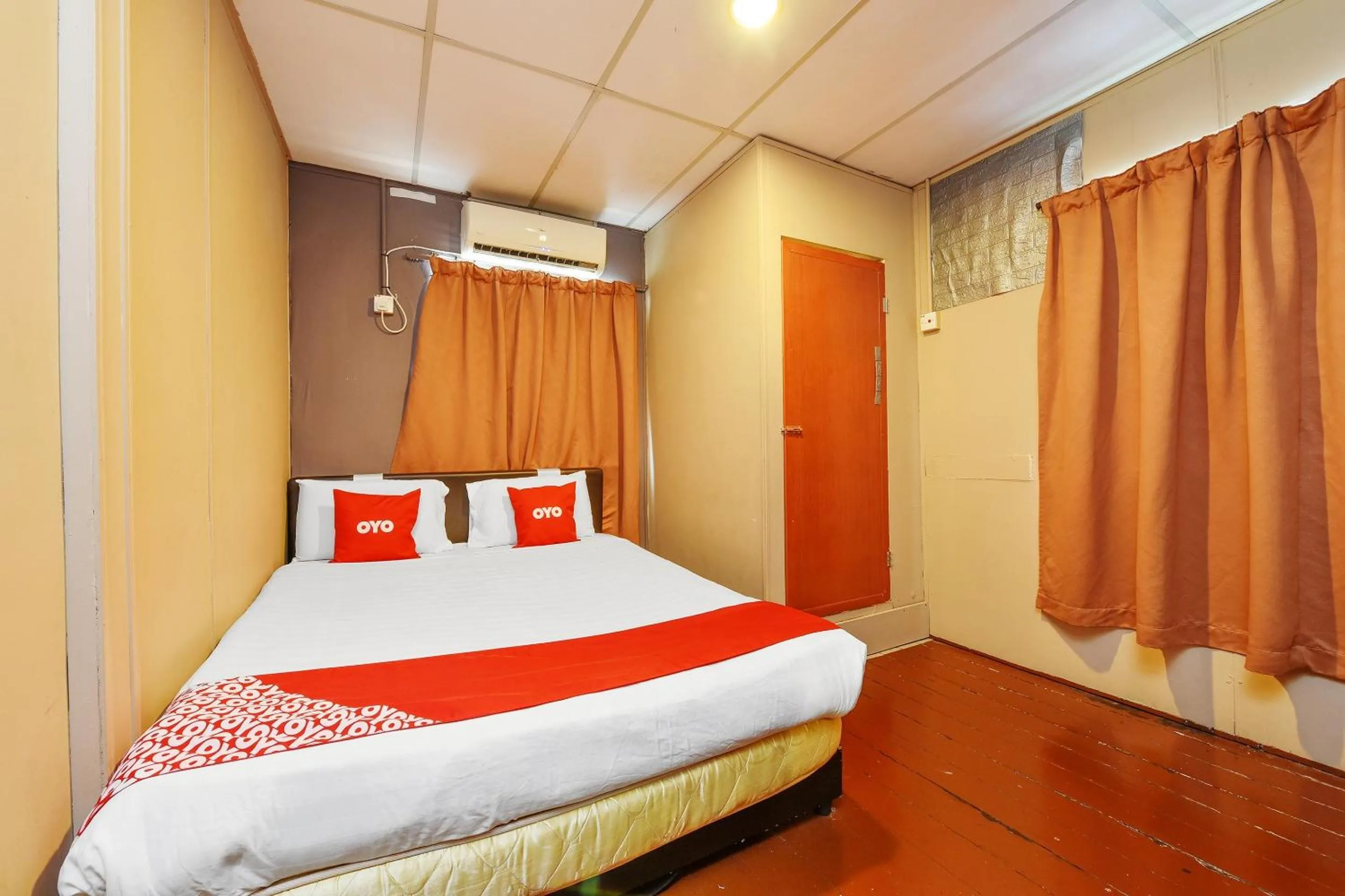 Bedroom, Bed in Hotel O Pulau Ketam Inn
