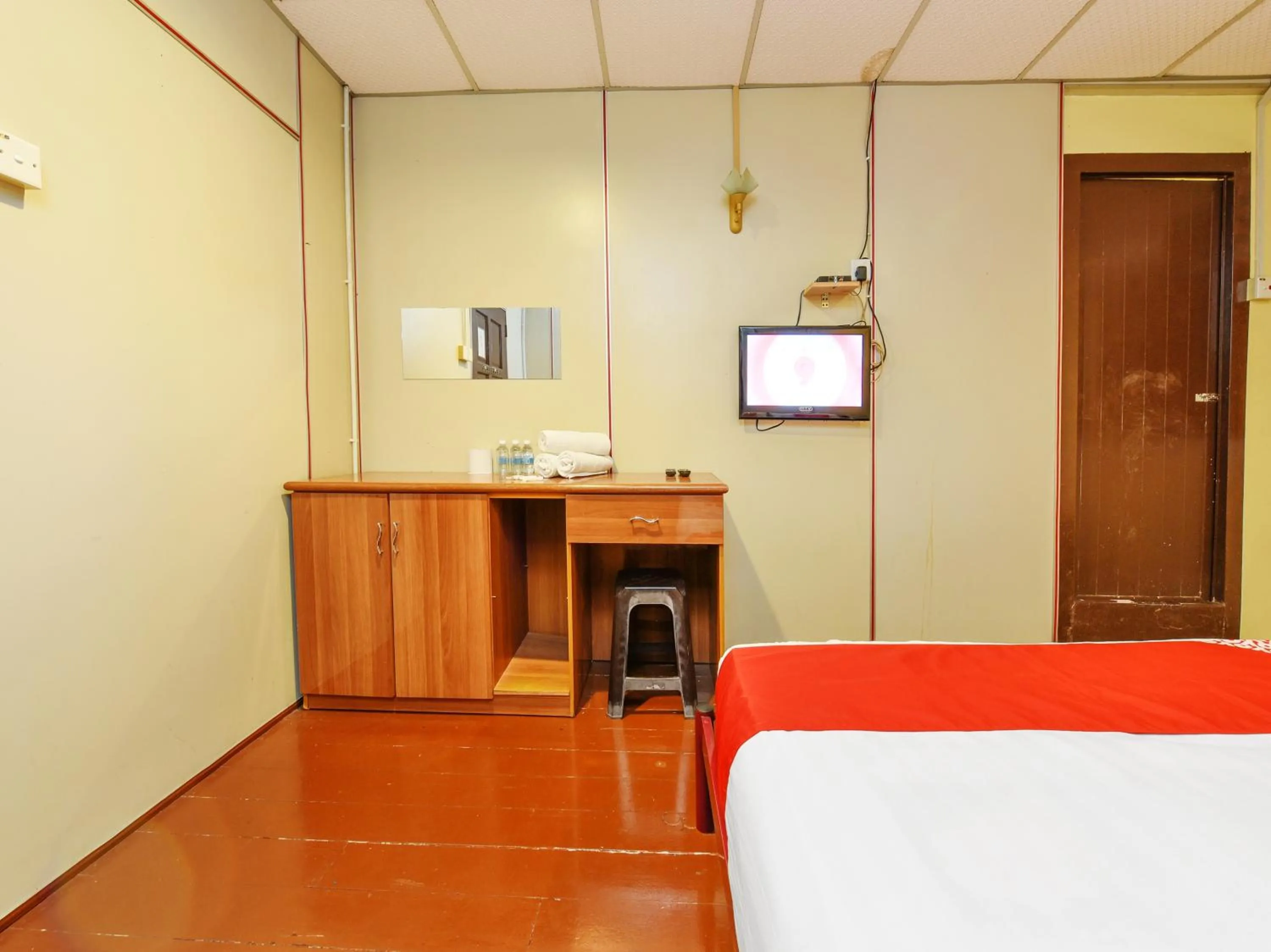 Bedroom, Bed in Hotel O Pulau Ketam Inn