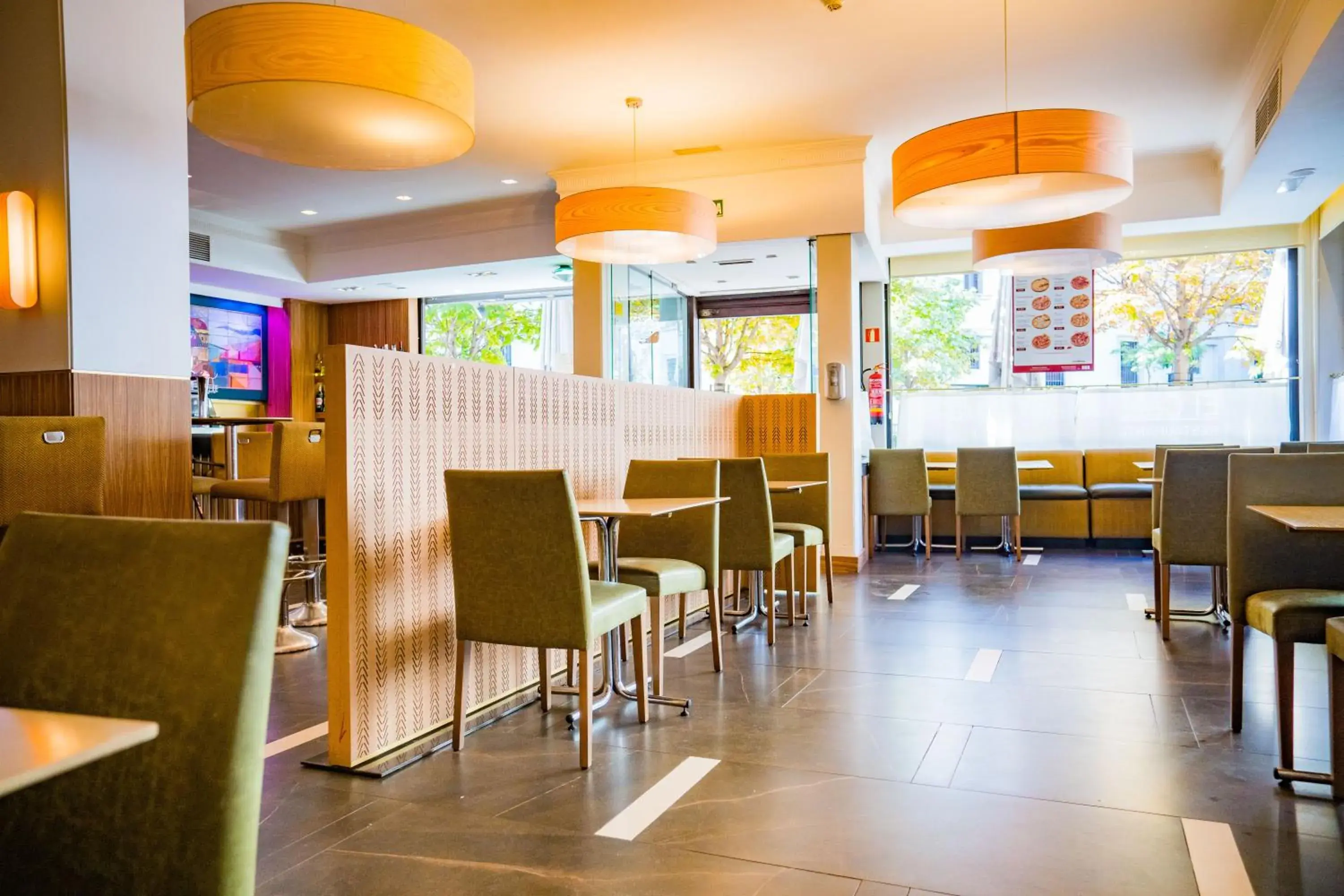 Restaurant/places to eat in Hotel Opera Restaurant/places to eat in Hotel Opera