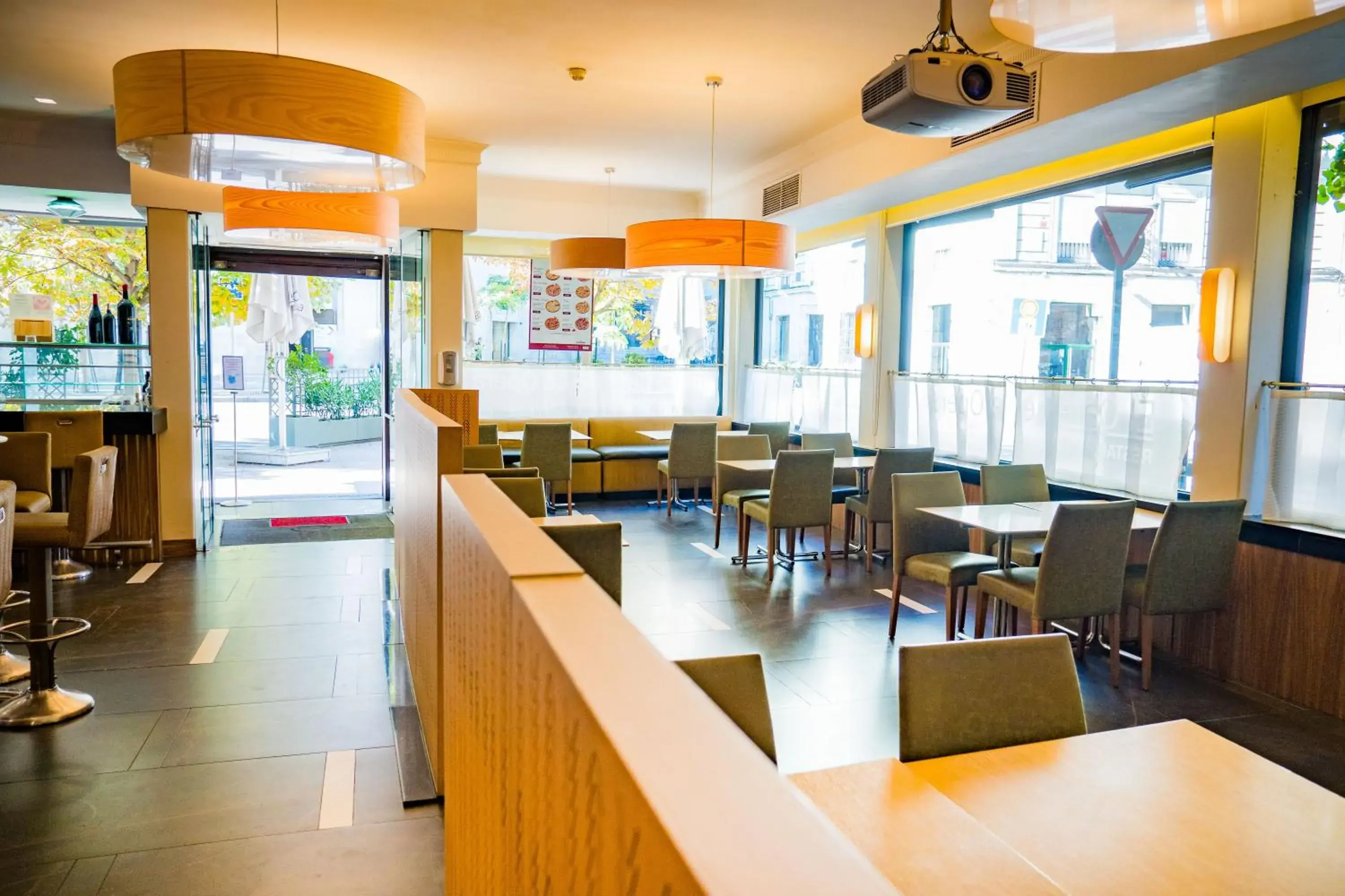 Restaurant/places to eat in Hotel Opera Restaurant/places to eat in Hotel Opera