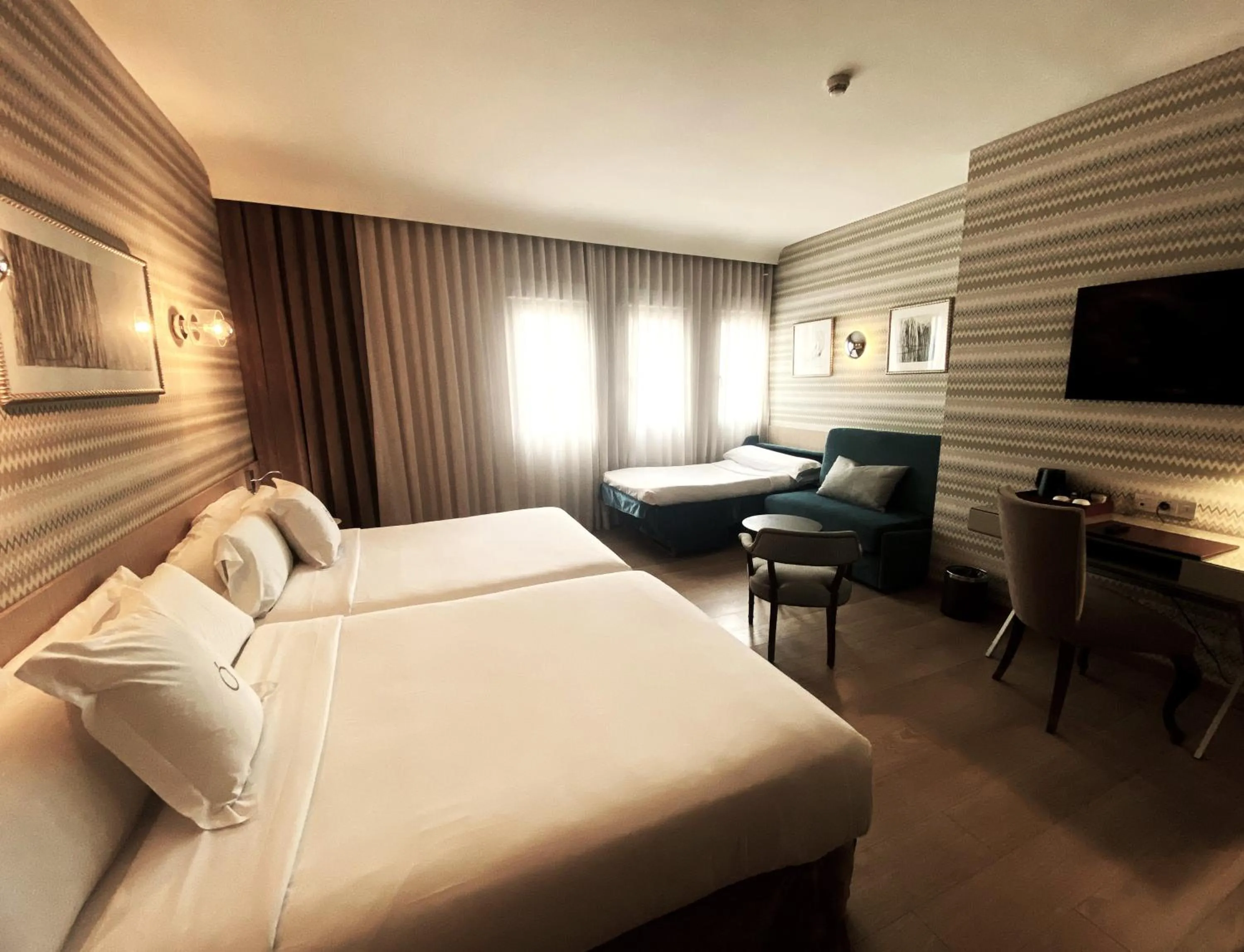 Bedroom, Bed in Hotel Opera