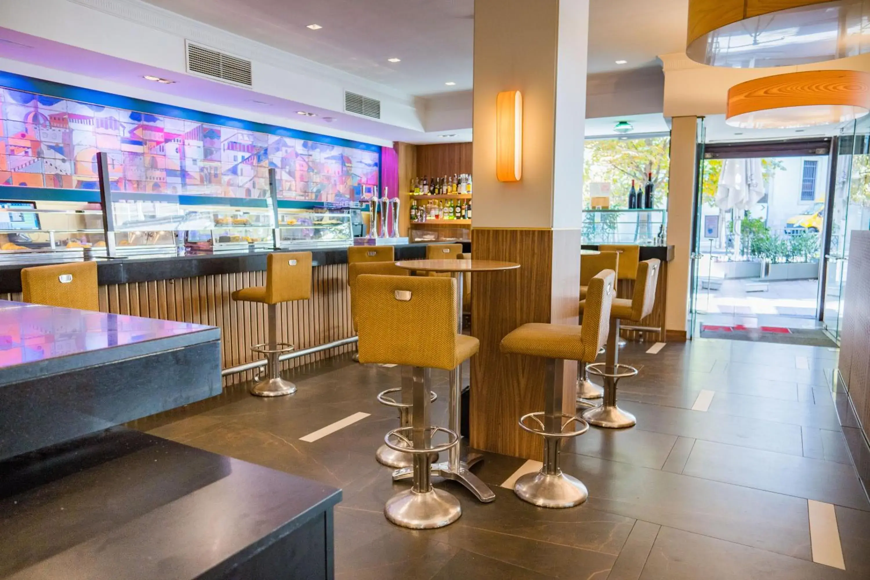 Restaurant/places to eat in Hotel Opera Restaurant/places to eat in Hotel Opera