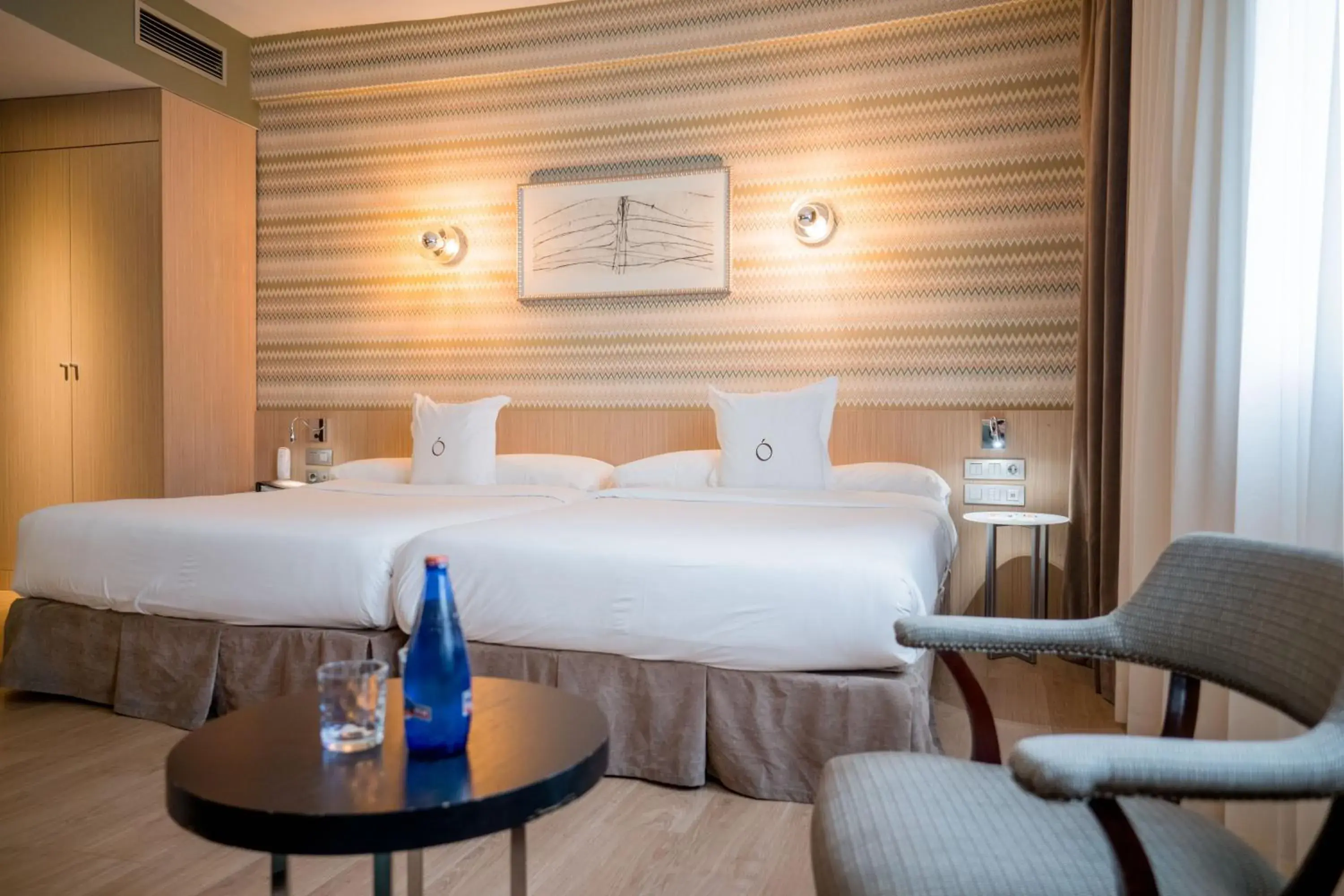 Photo of the whole room, Bed in Hotel Opera Photo of the whole room, Bed in Hotel Opera