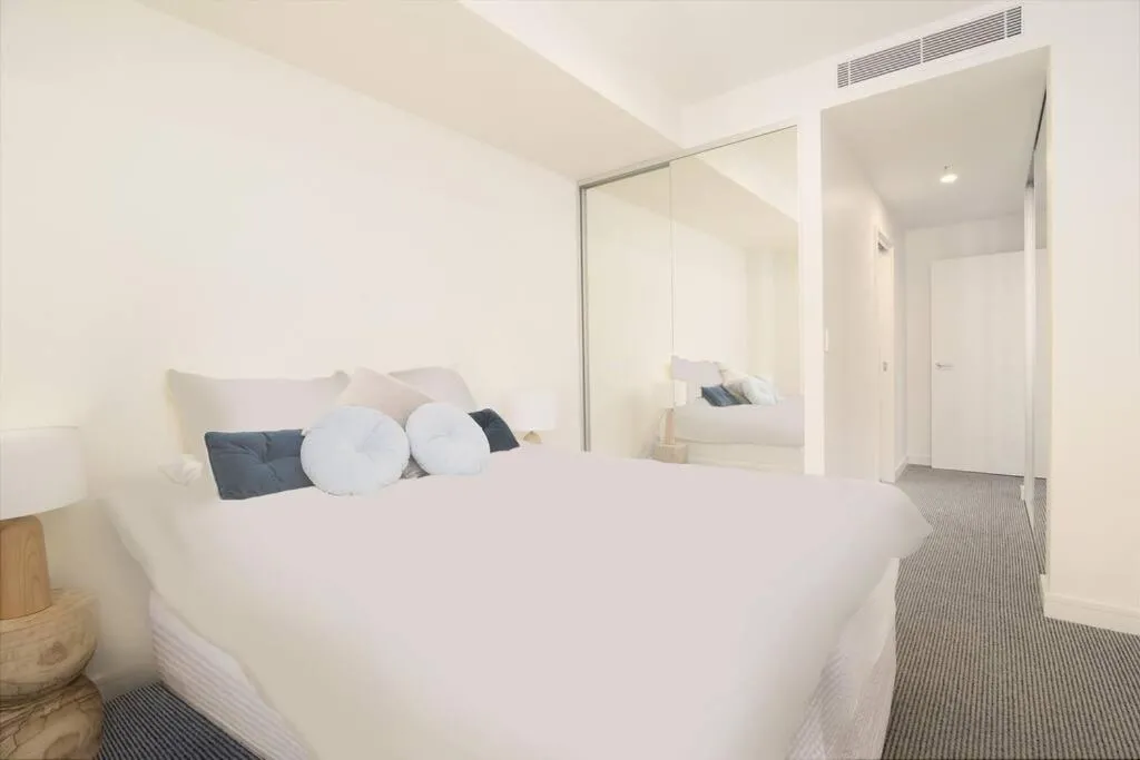 Bedroom, Bed in Arena Newcastle Beach