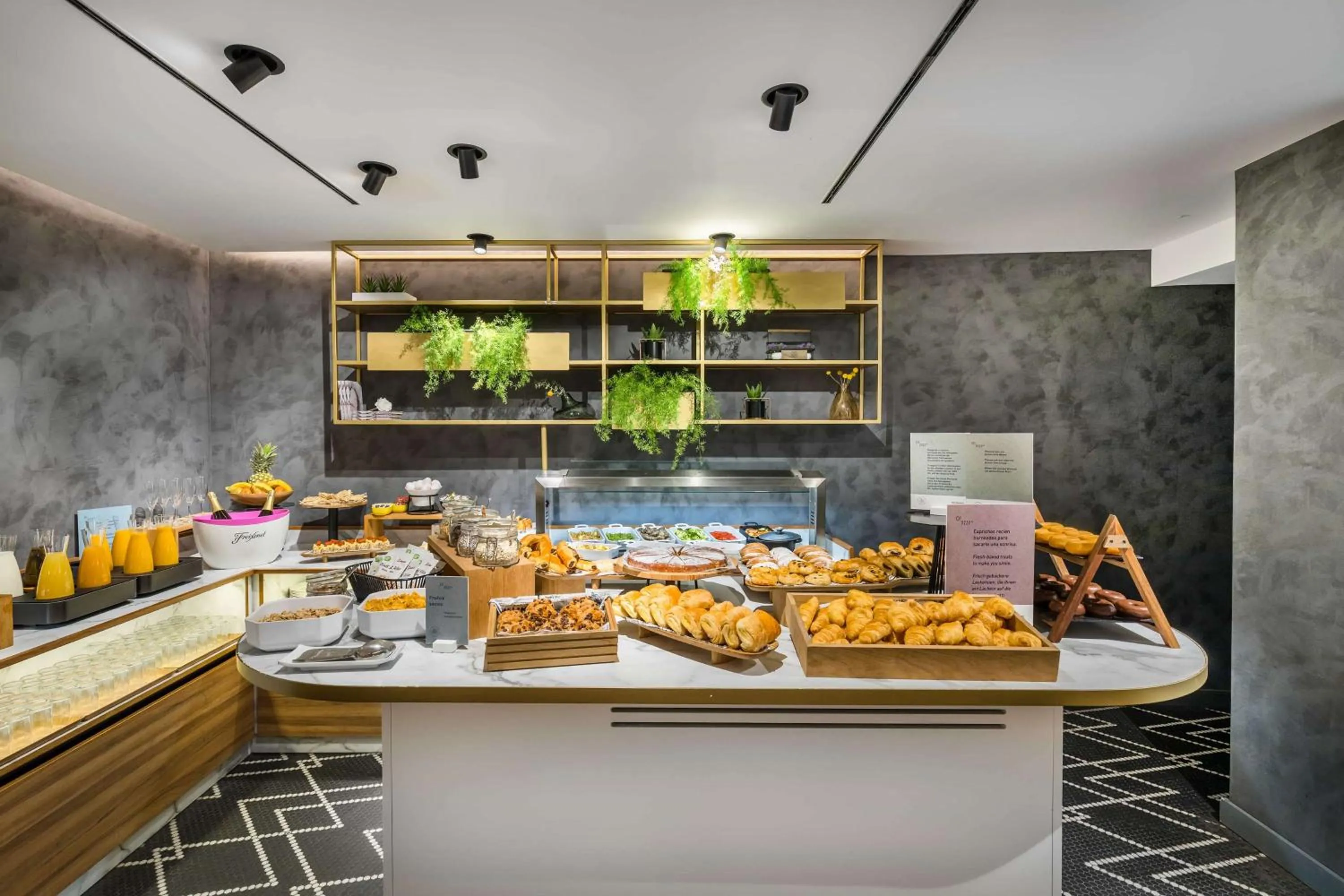 Restaurant/places to eat in Occidental Alicante