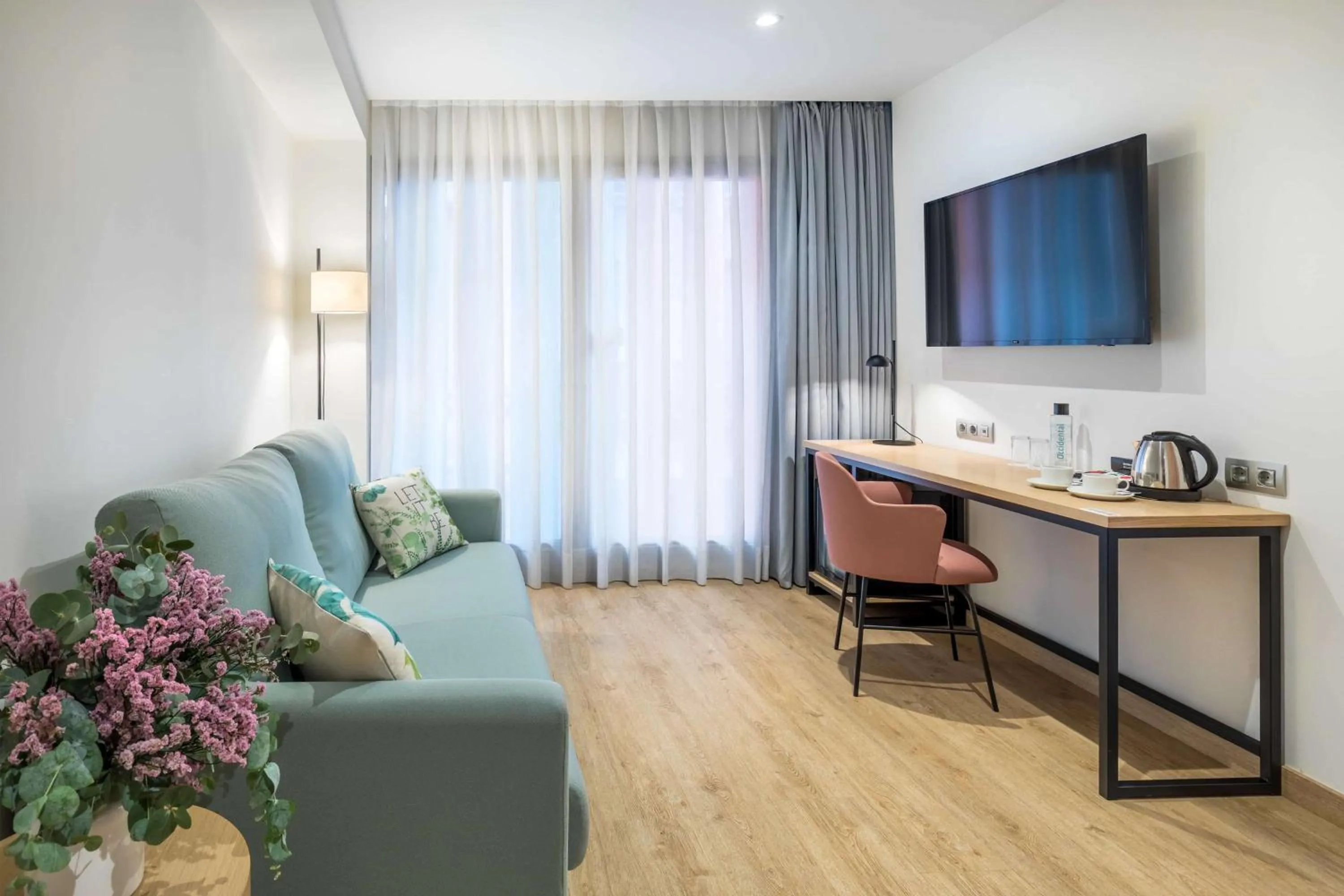 Photo of the whole room in Occidental Alicante