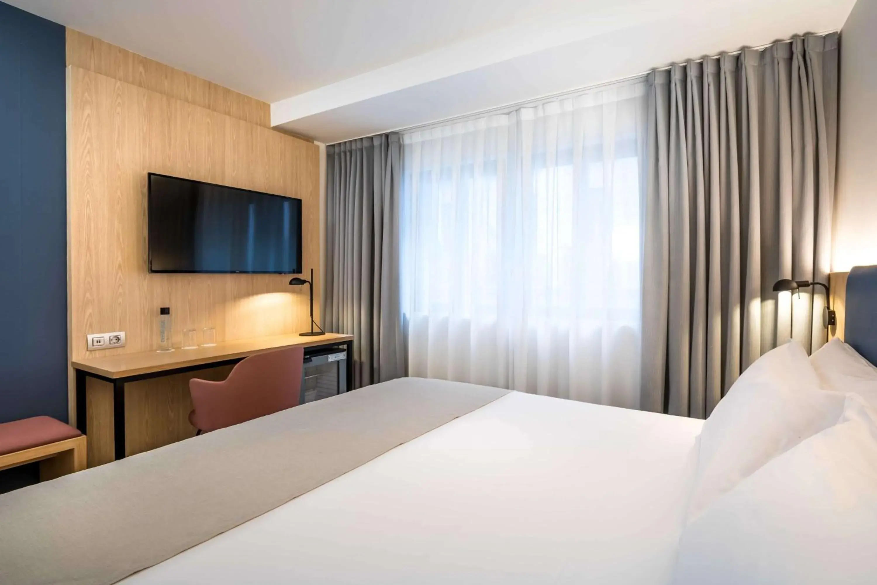 Bedroom, Bed in Occidental Alicante Bedroom, Bed in Occidental Alicante