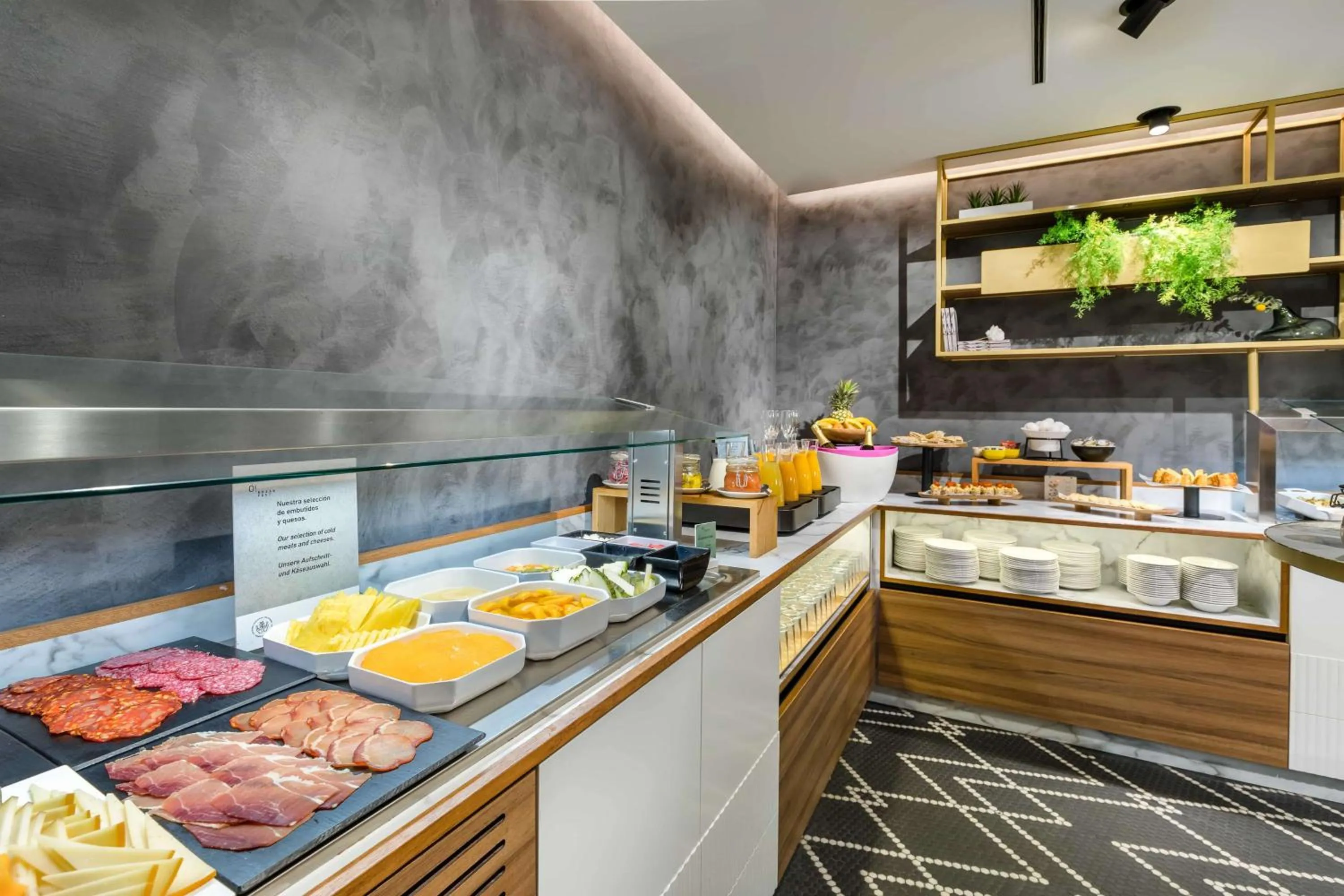 Restaurant/places to eat in Occidental Alicante