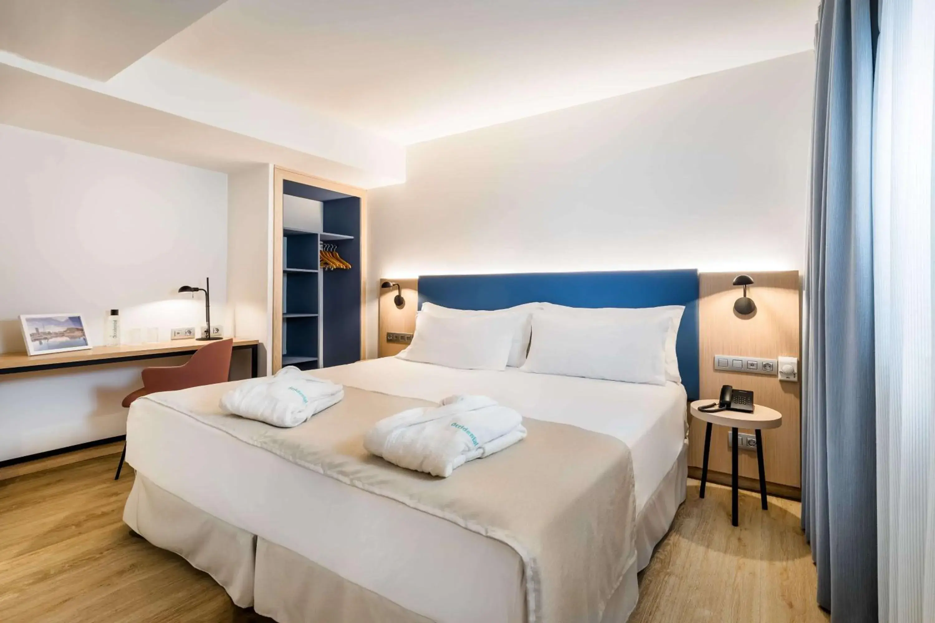 Bedroom, Bed in Occidental Alicante Bedroom, Bed in Occidental Alicante