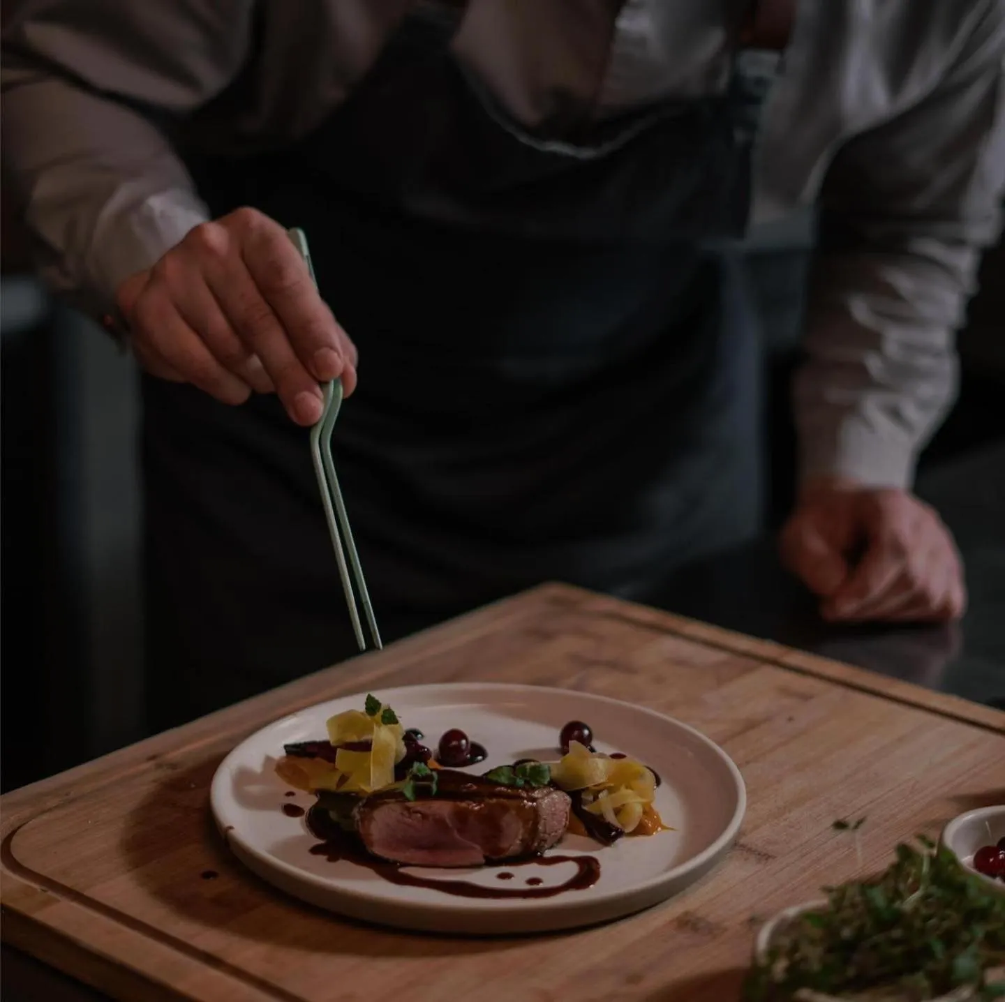 Restaurant/places to eat in Century Marina Hotel - Lusail