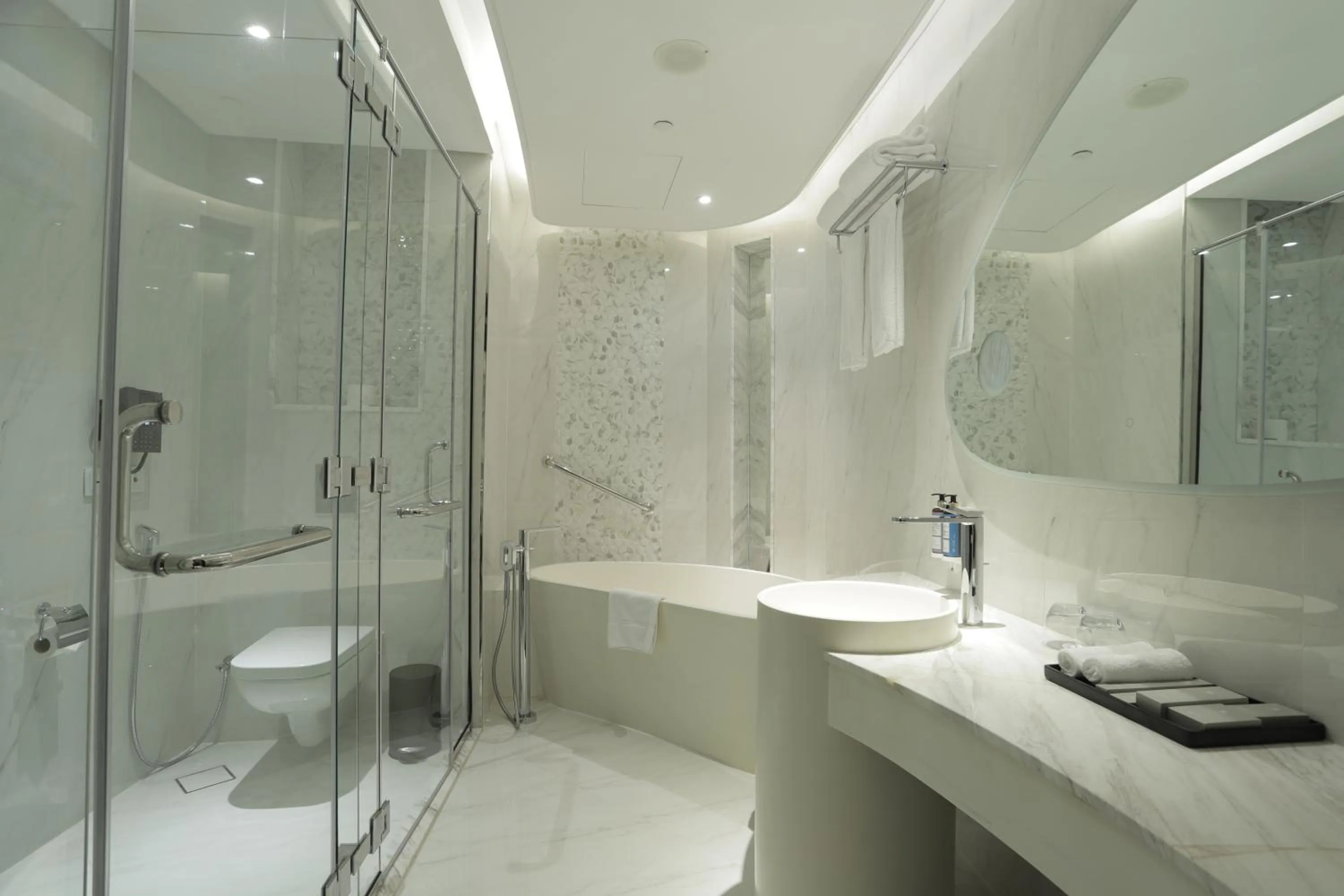 Shower in Century Marina Hotel - Lusail