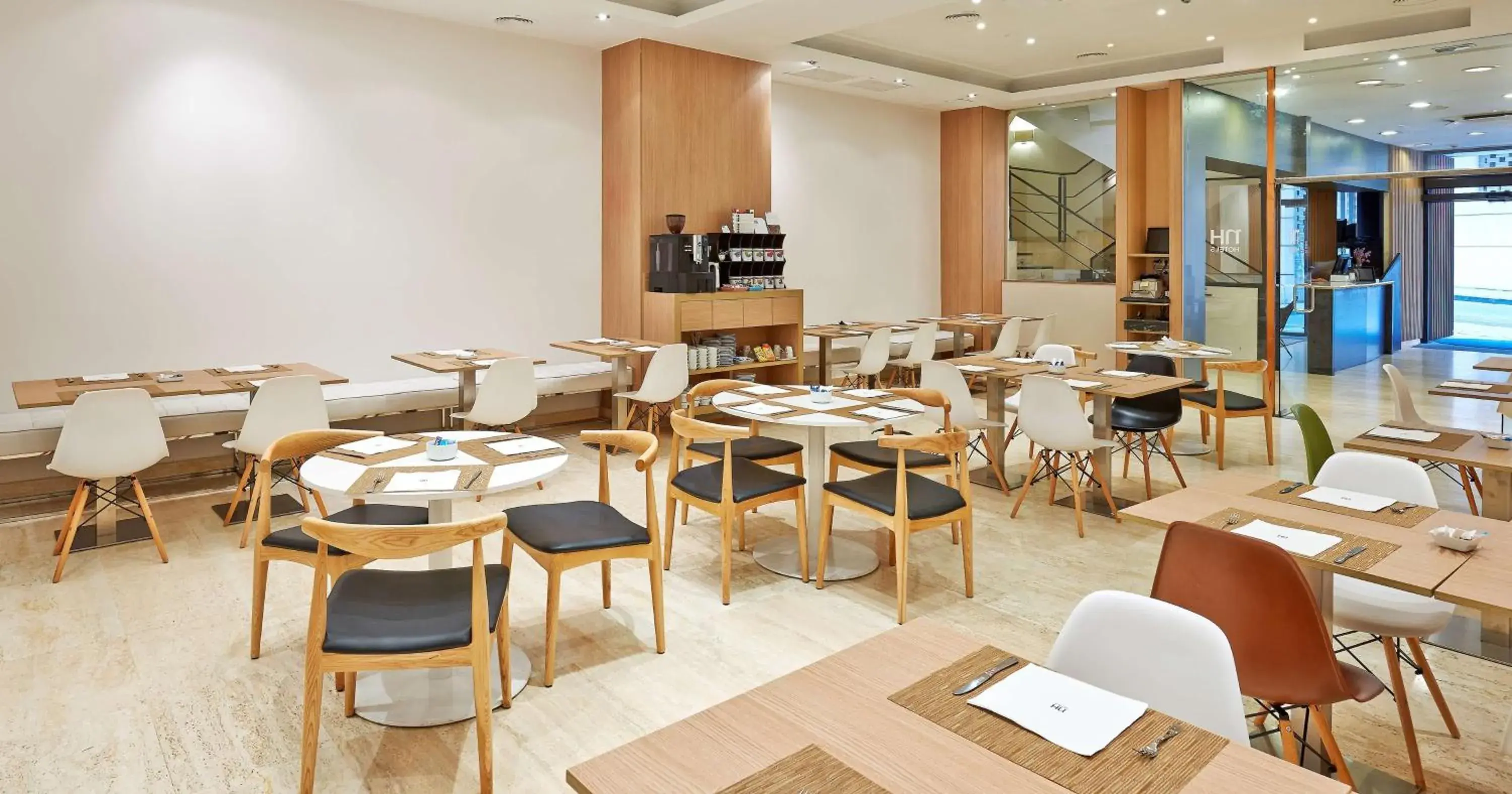 Restaurant/places to eat in NH Bilbao Deusto Restaurant/places to eat in NH Bilbao Deusto