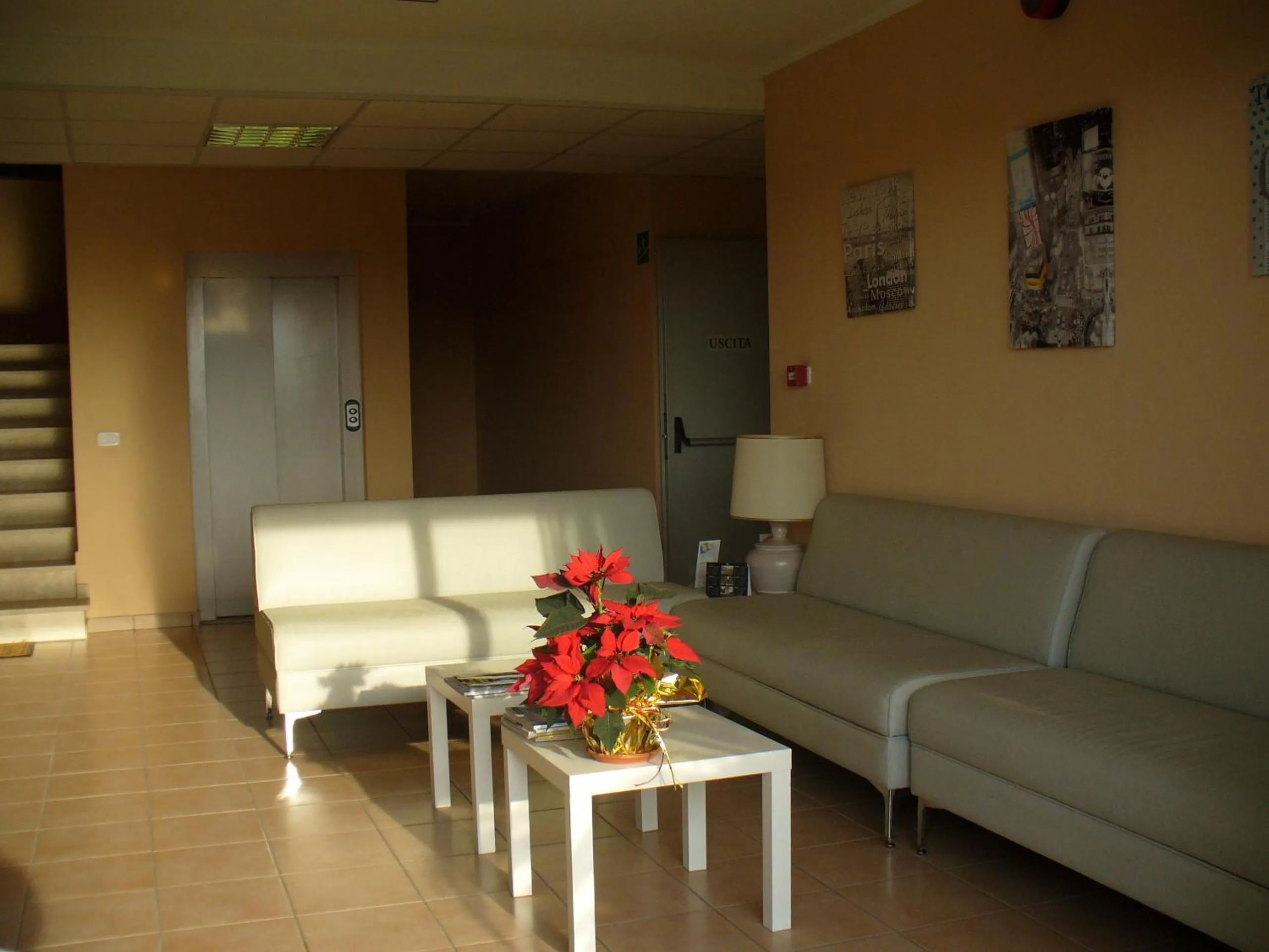 Restaurant/places to eat in RTA Martin Pescatore