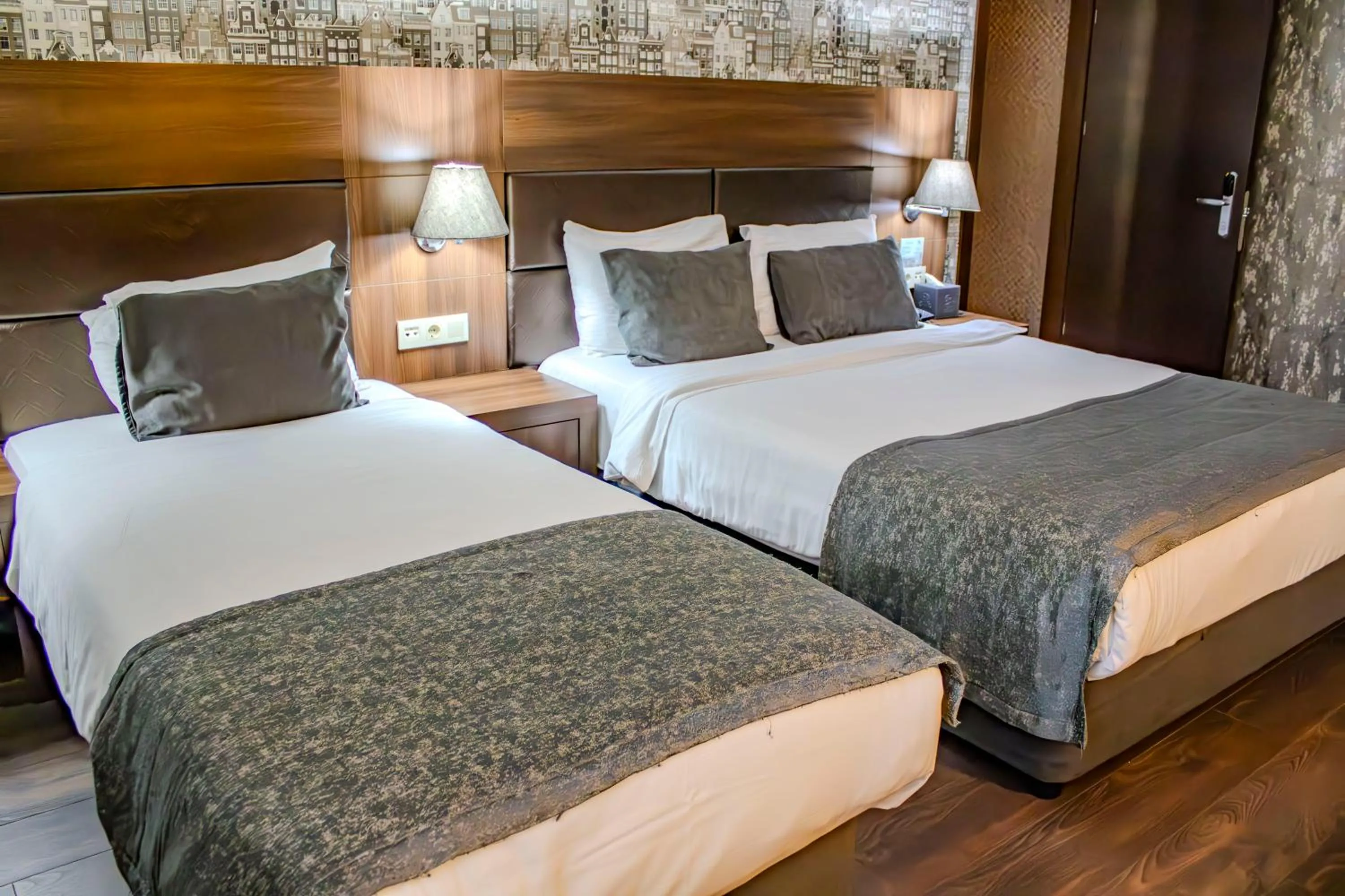 Bed in Ma City Hotel