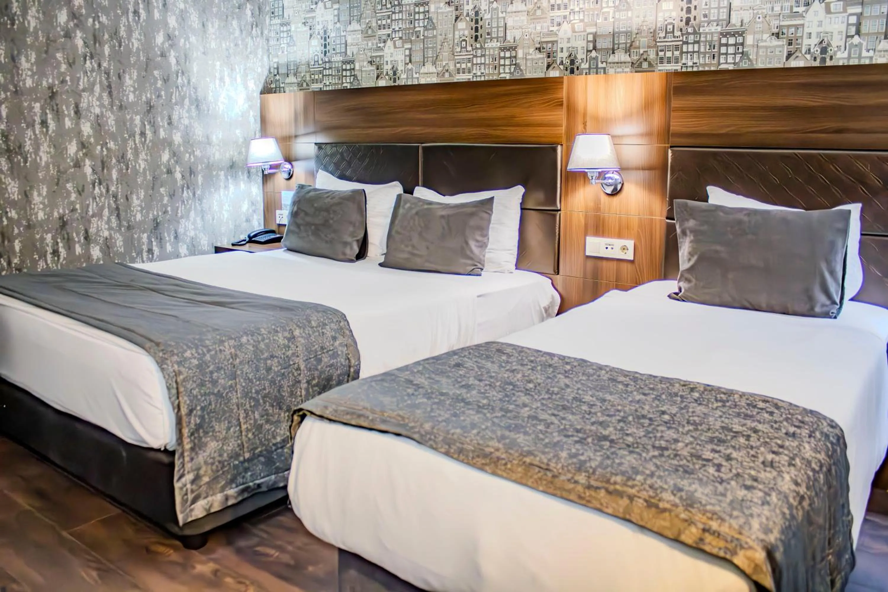 Bed in Ma City Hotel