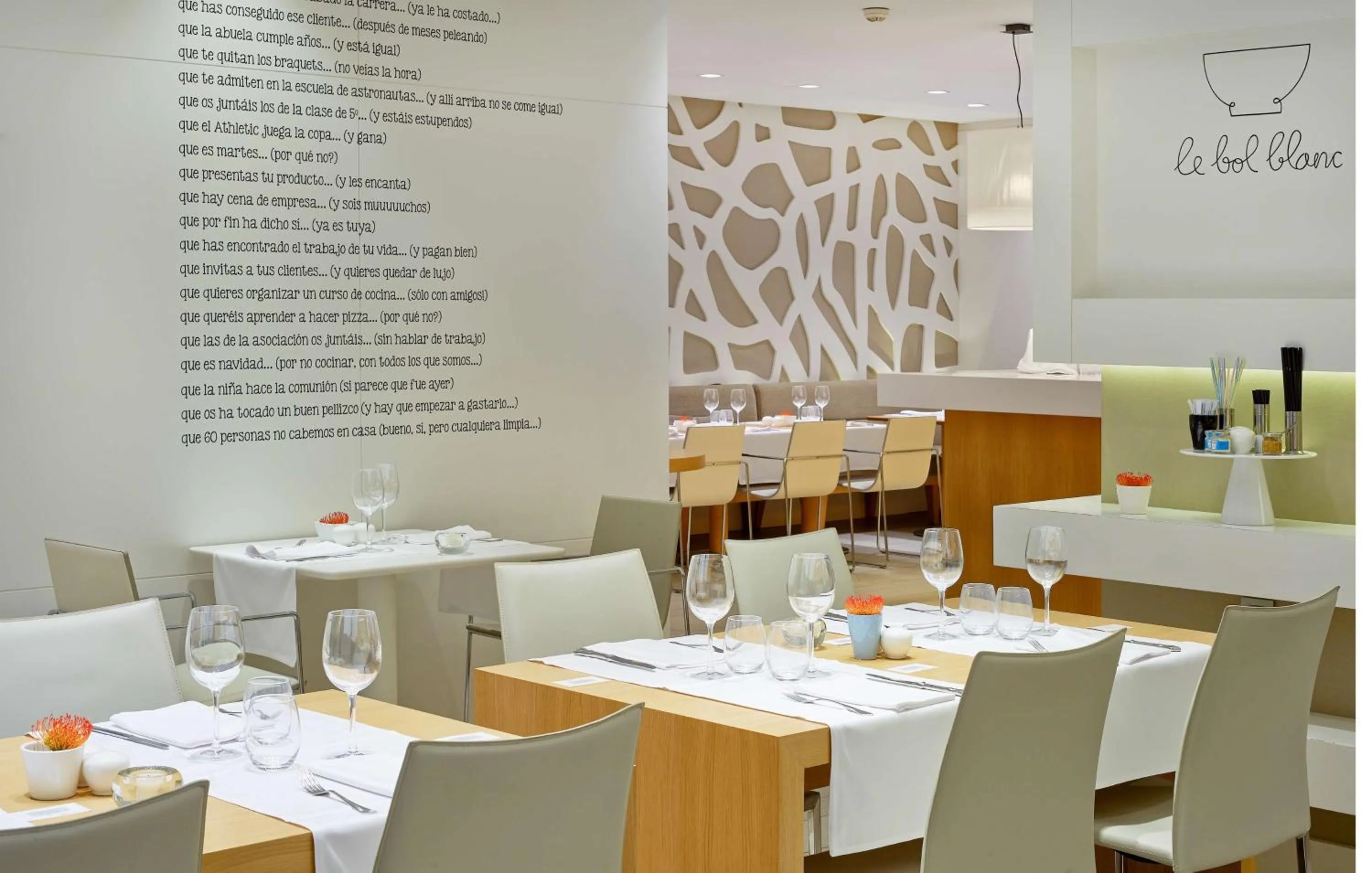 Restaurant/places to eat in NH Collection Villa de Bilbao