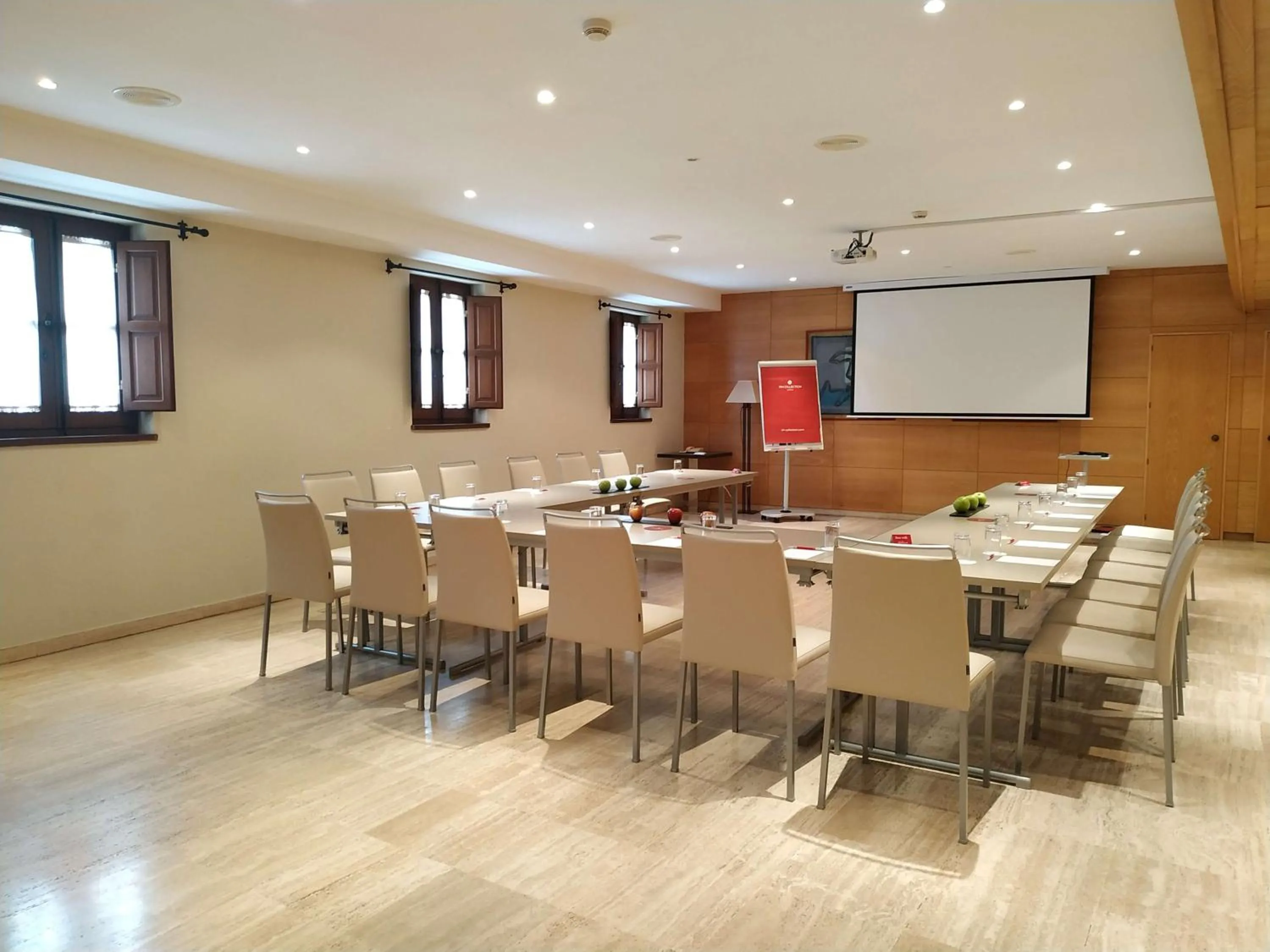 Meeting/conference room in NH Collection Salamanca Palacio de Castellanos