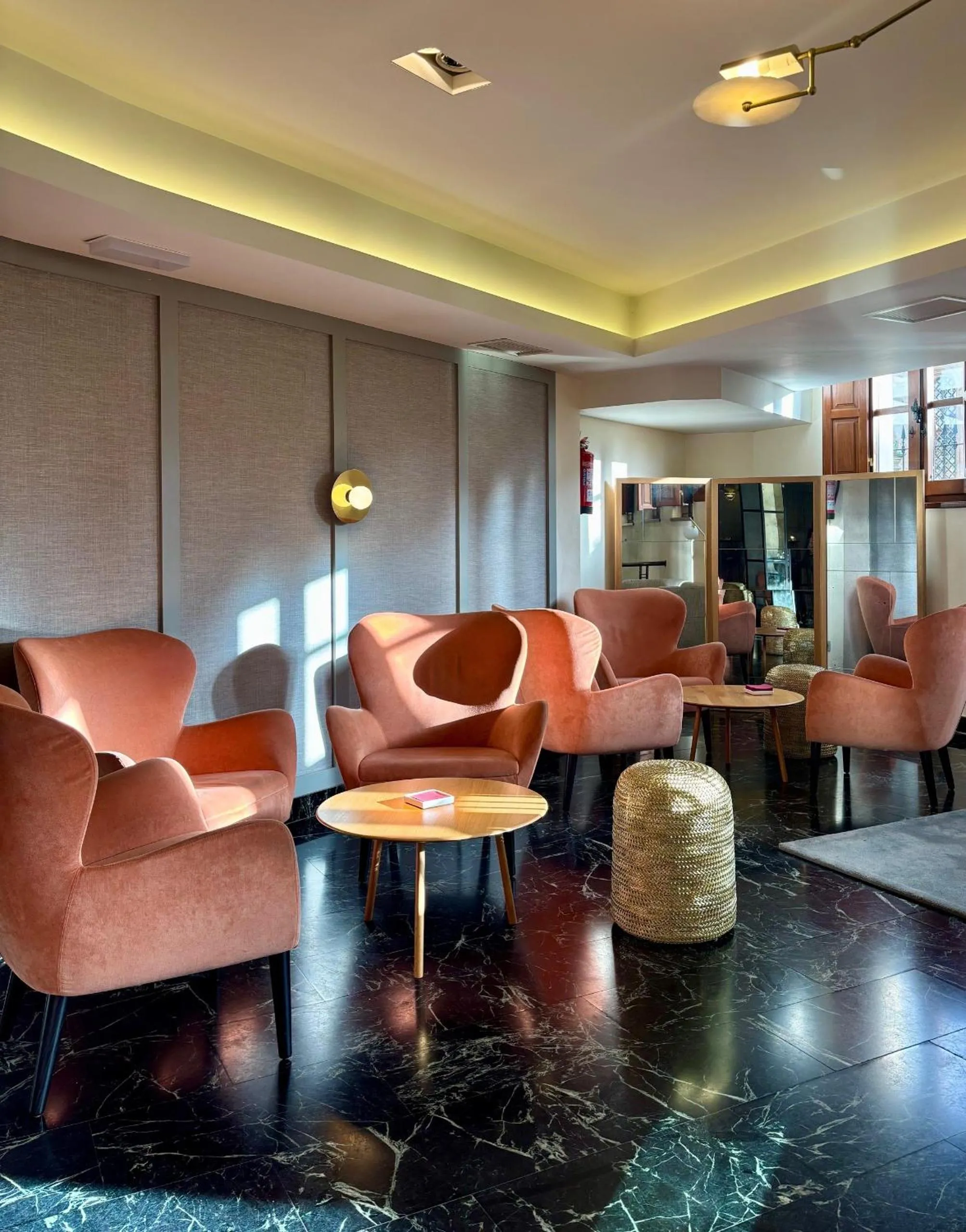 Lounge or bar in NH Collection Salamanca Palacio de Castellanos