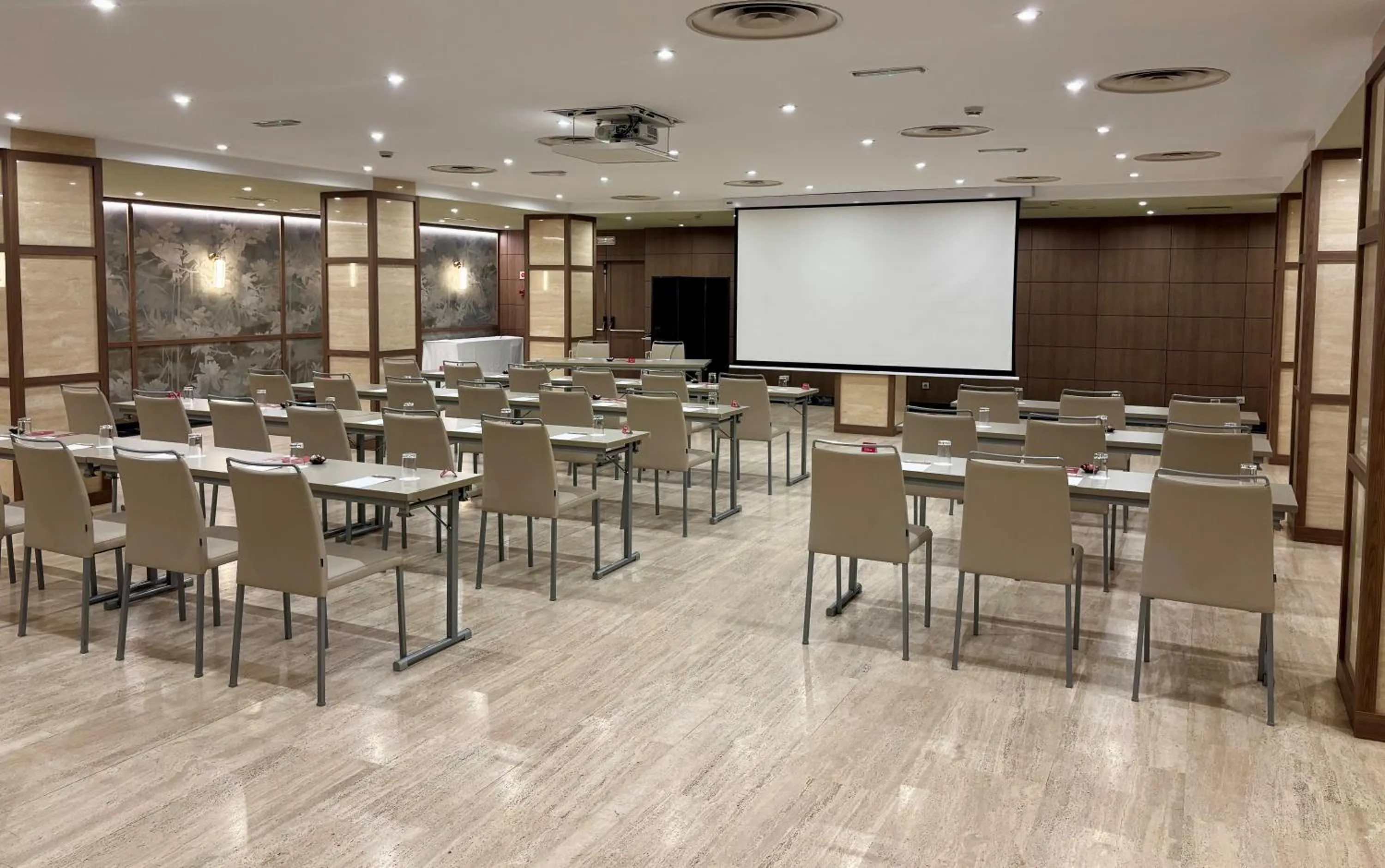 Meeting/conference room in NH Collection Salamanca Palacio de Castellanos