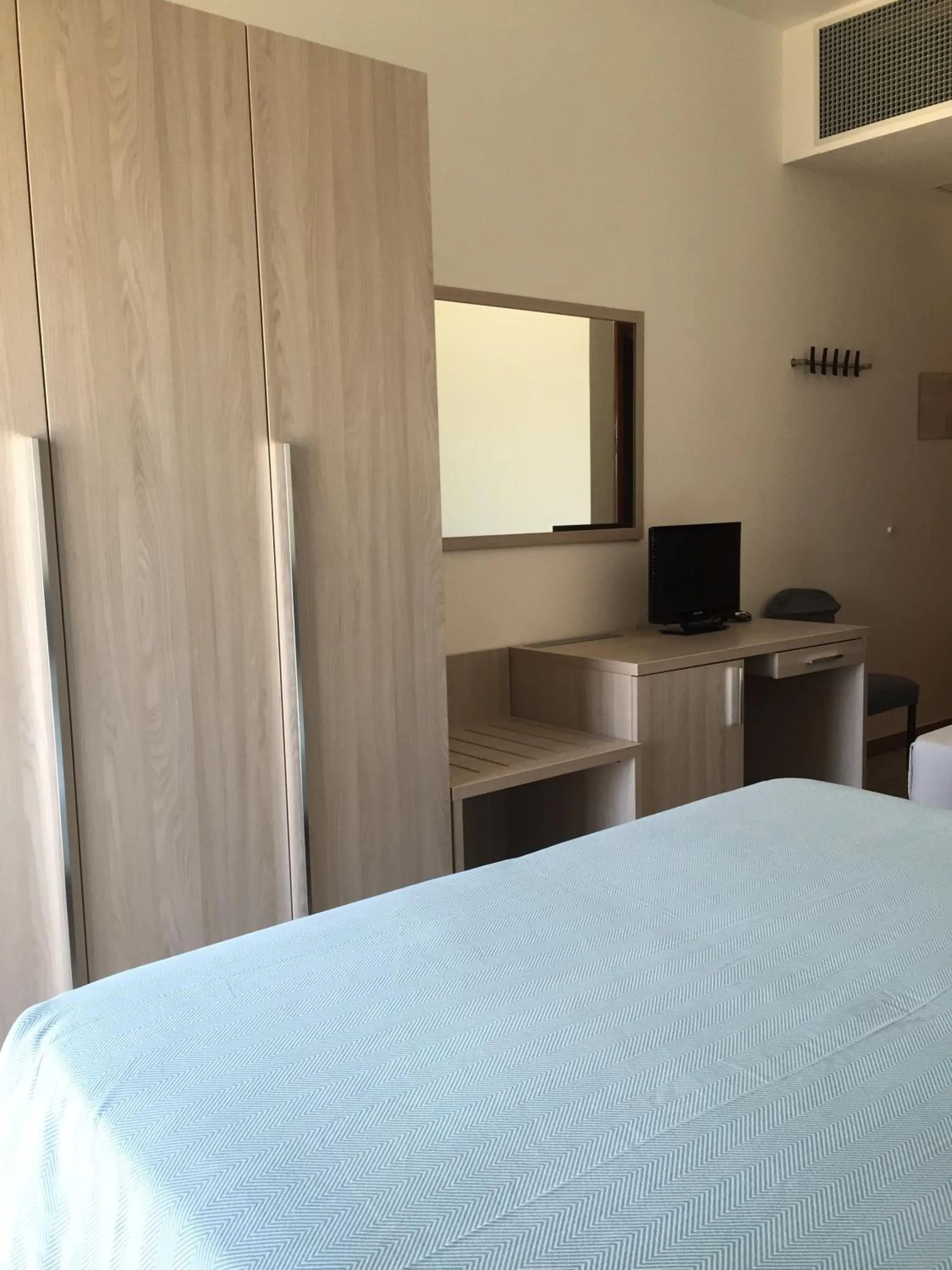 Bed in Hotel Mareblu