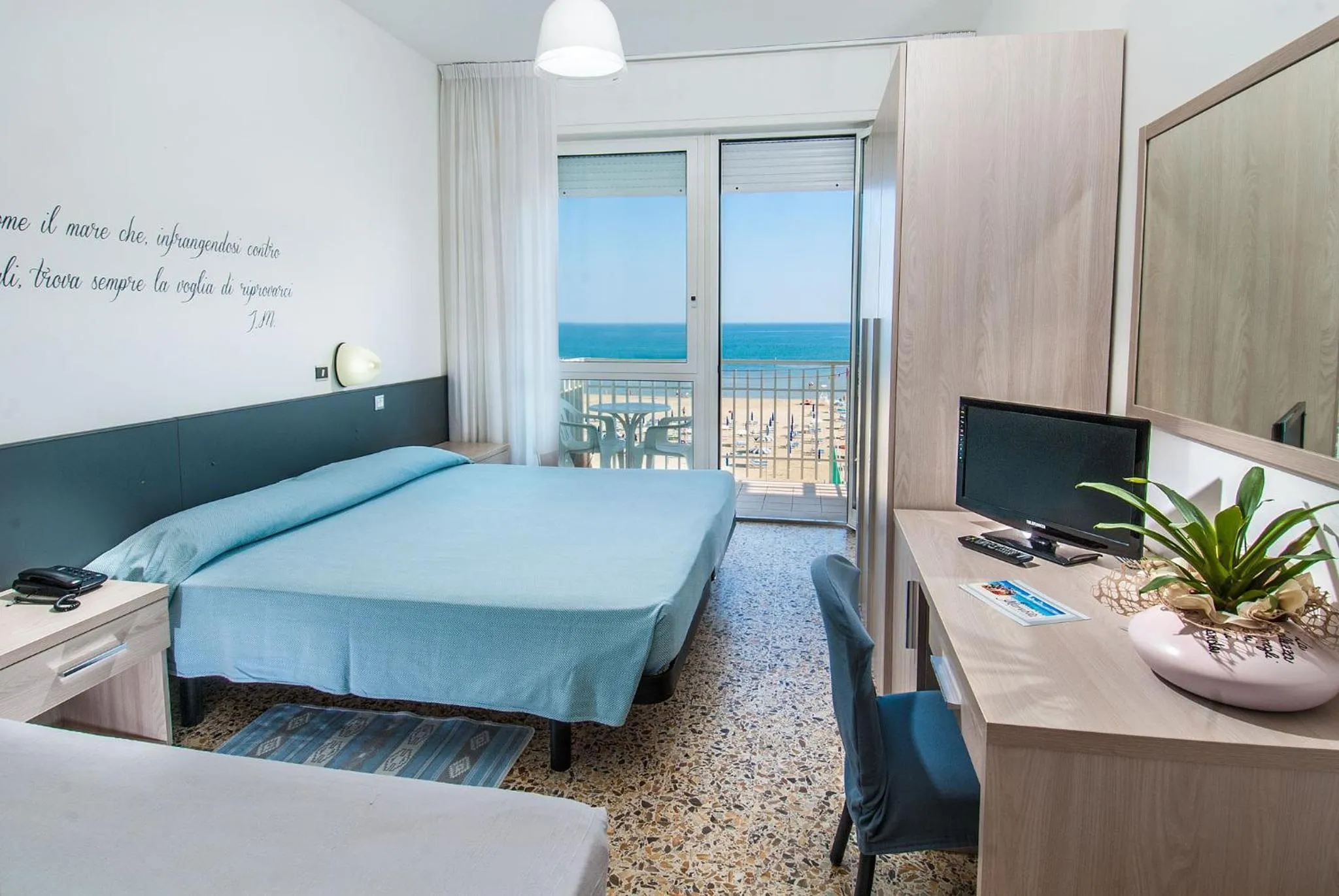 Bed in Hotel Mareblu