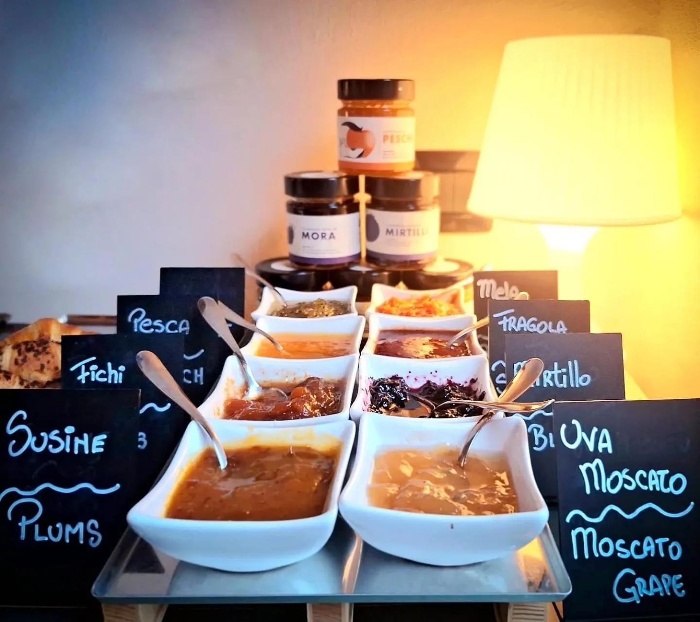 Food and drinks in Cascina Mora Bassa