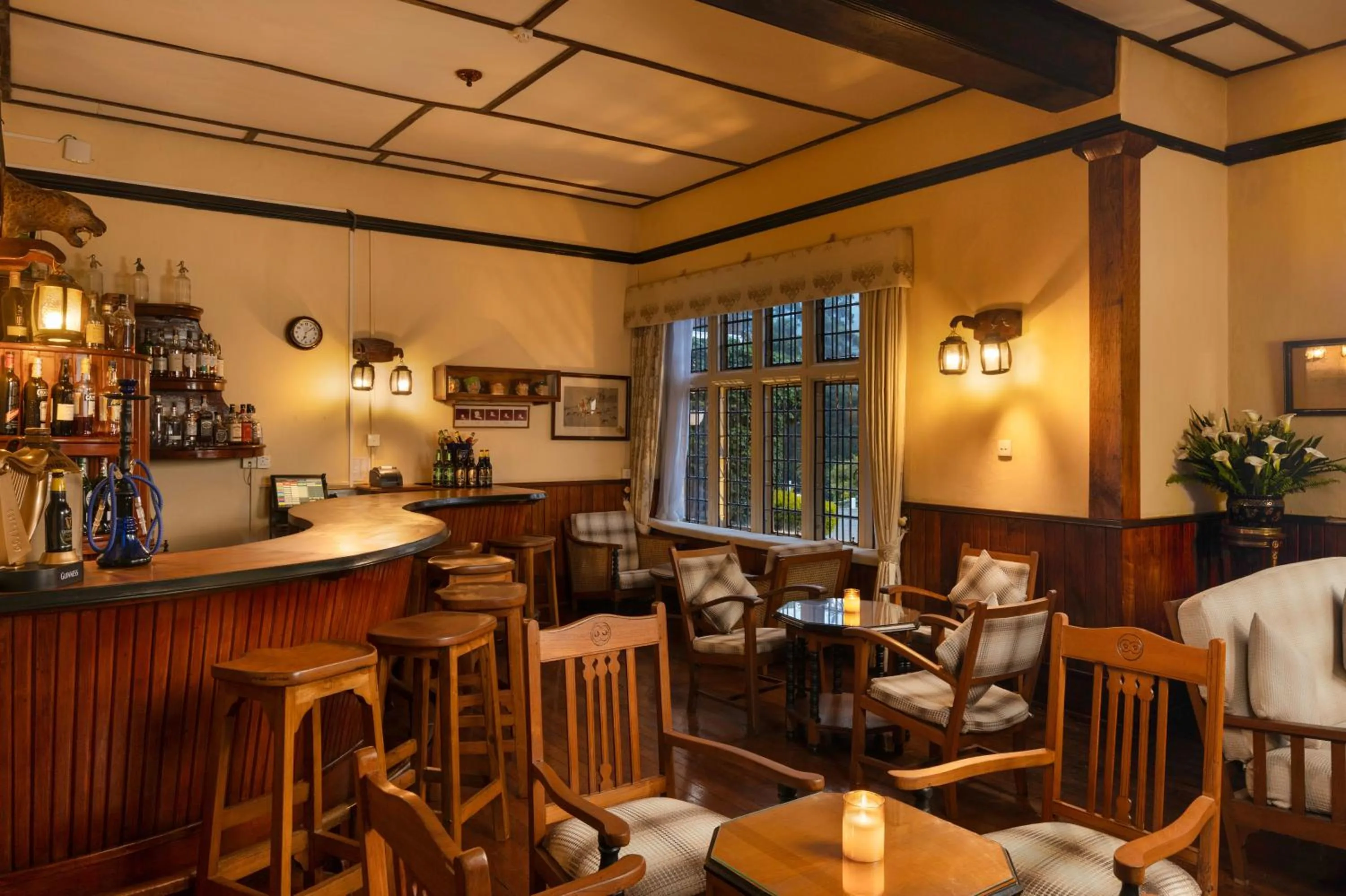 Lounge or bar in The Hill Club