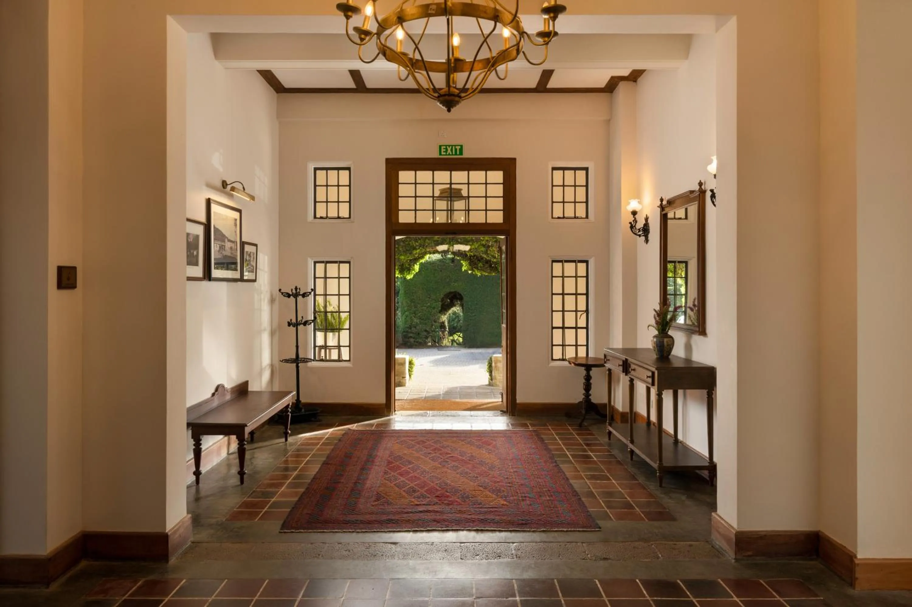 Facade/entrance in The Hill Club