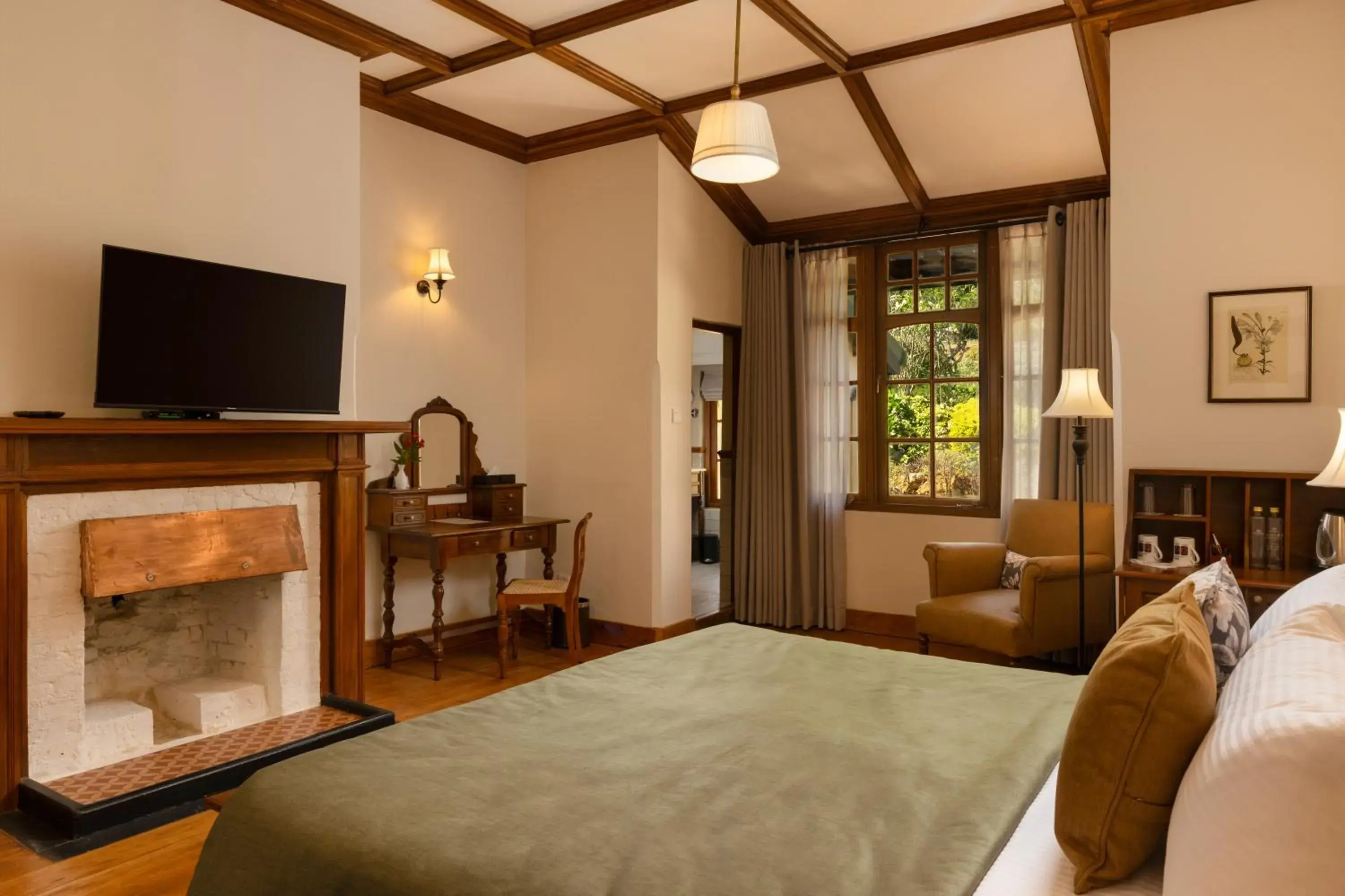 Bedroom, Bed in The Hill Club Bedroom, Bed in The Hill Club