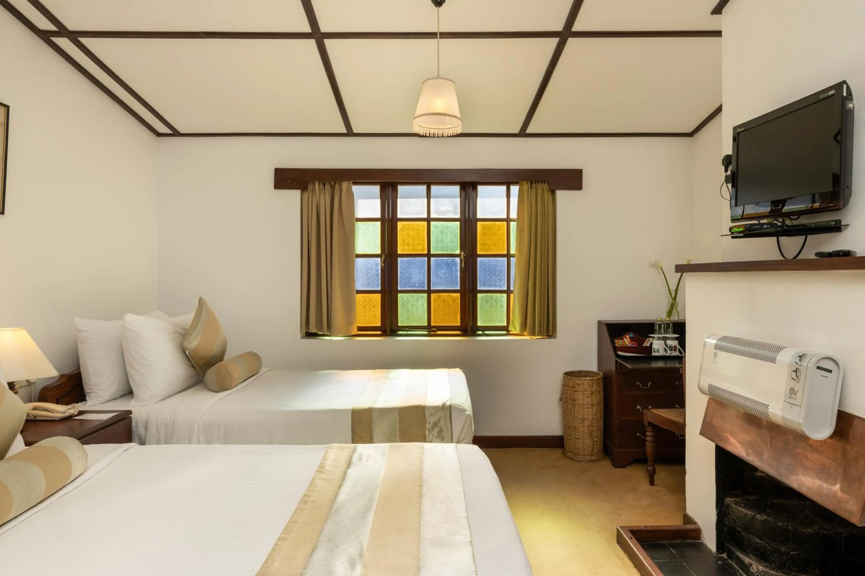 Bedroom, Bed in The Hill Club