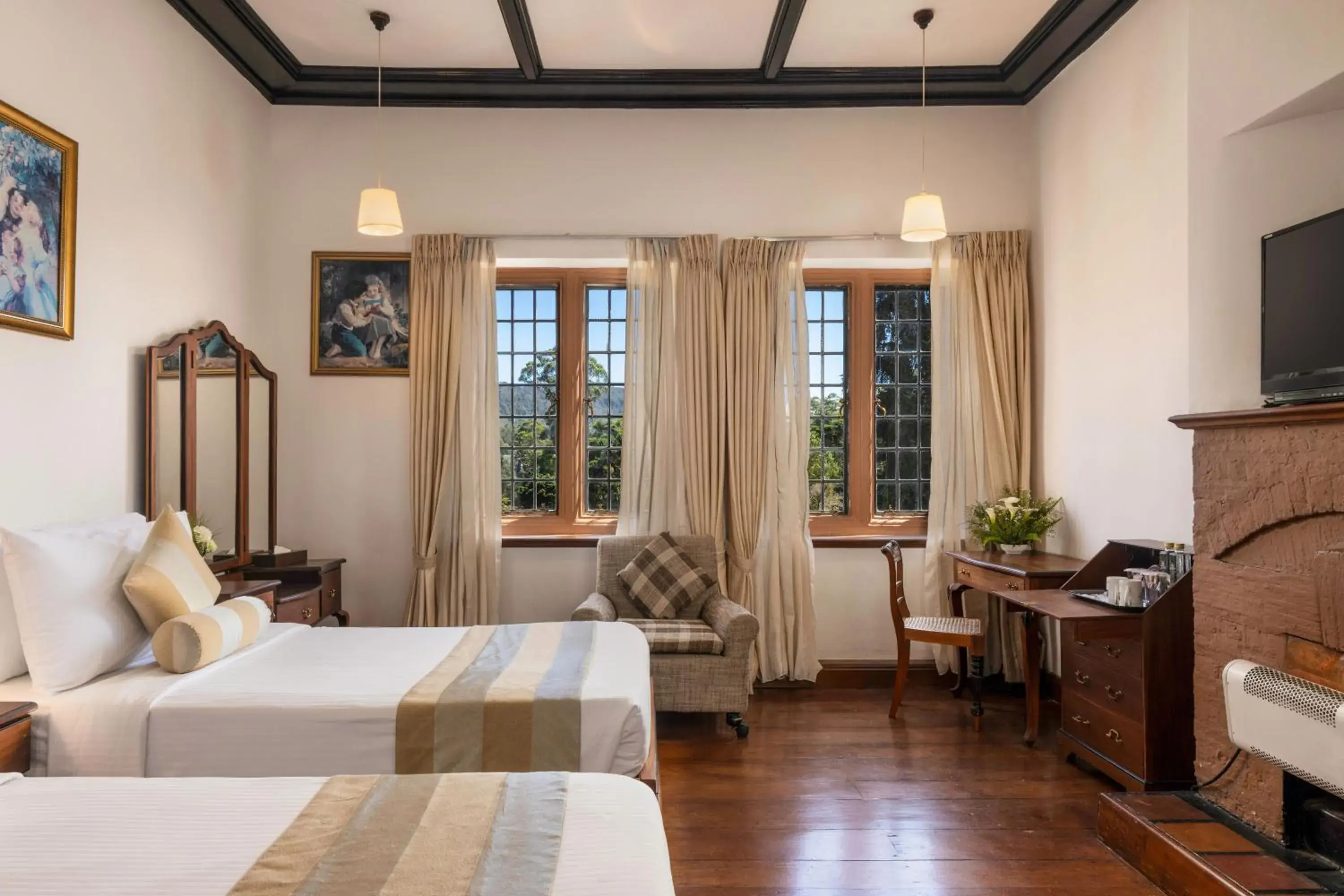 Bedroom, Bed in The Hill Club Bedroom, Bed in The Hill Club