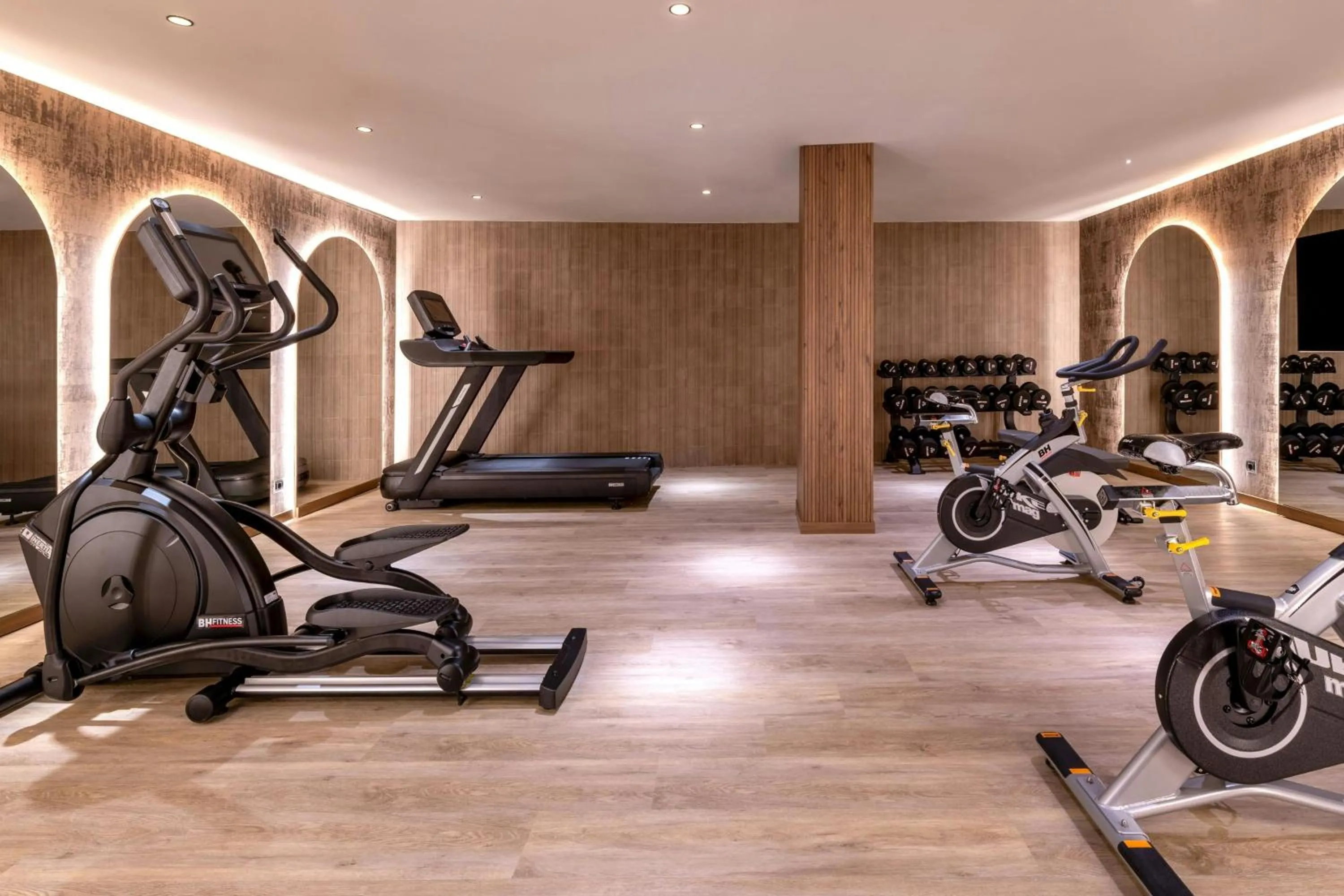 Fitness centre/facilities in AC Hotel by Marriott Cartagena
