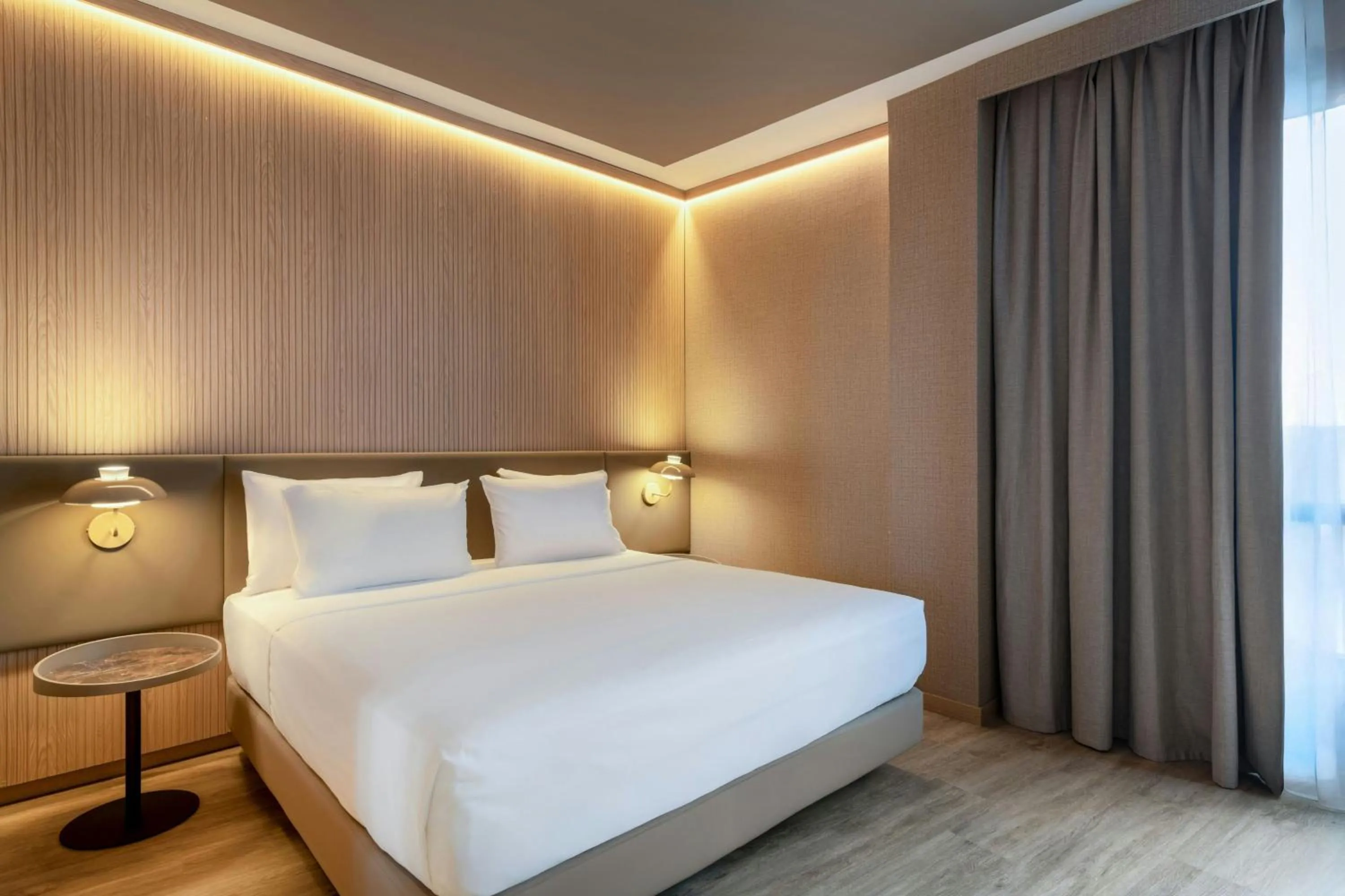 Photo of the whole room, Bed in AC Hotel by Marriott Cartagena