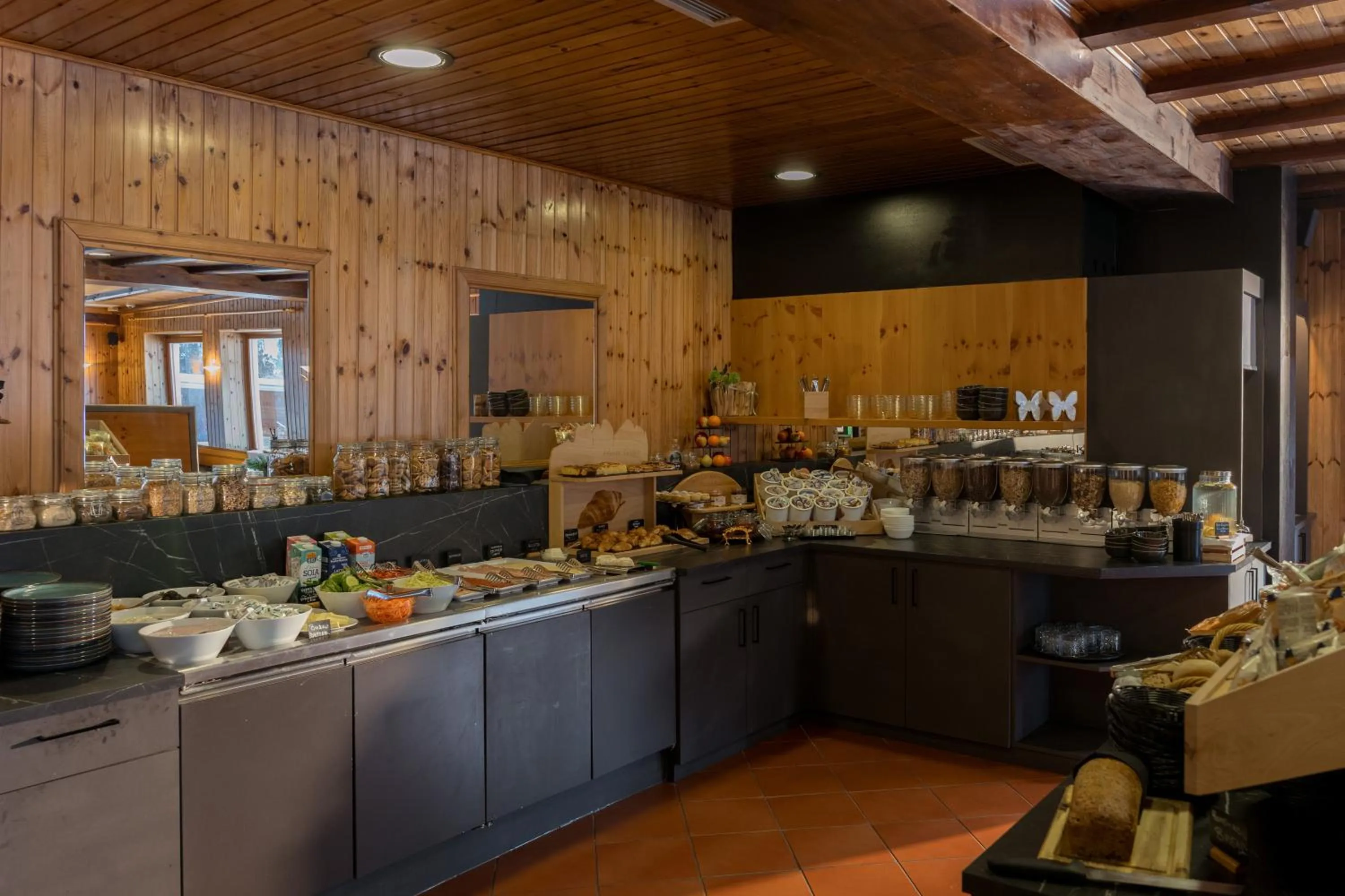 Breakfast in PLOSE Parkhotel & Residence