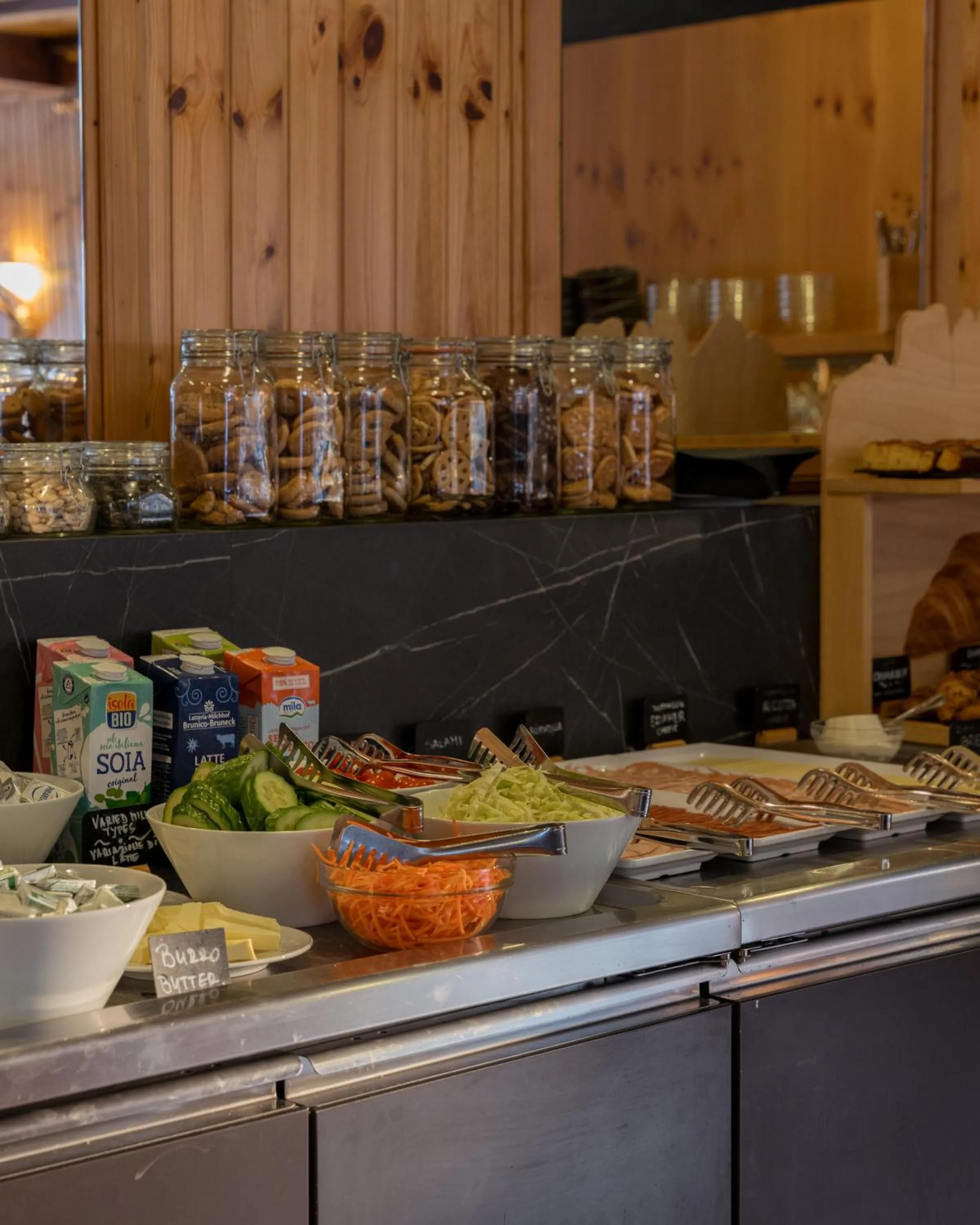 Breakfast in PLOSE Parkhotel & Residence