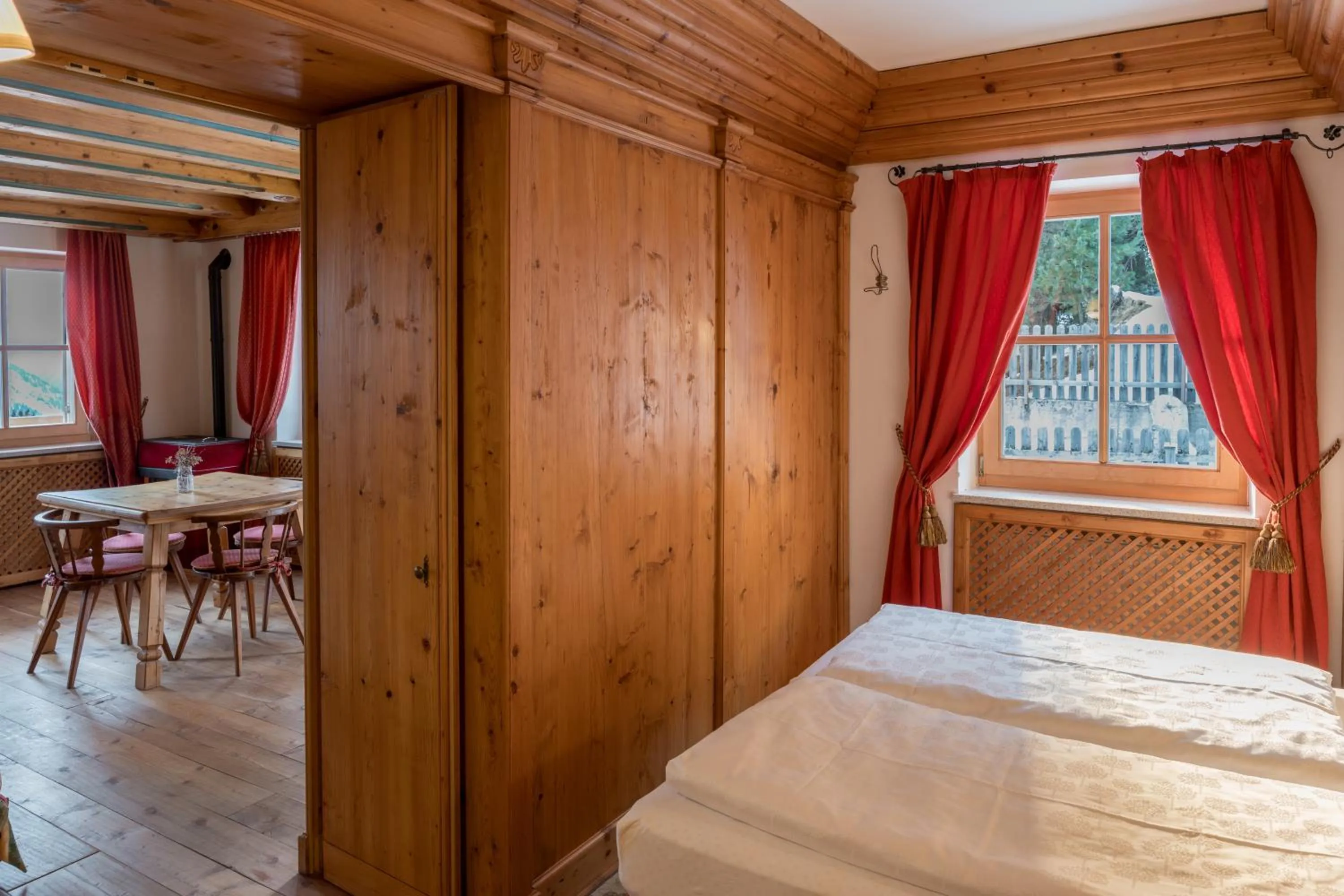 Bed in PLOSE Parkhotel & Residence