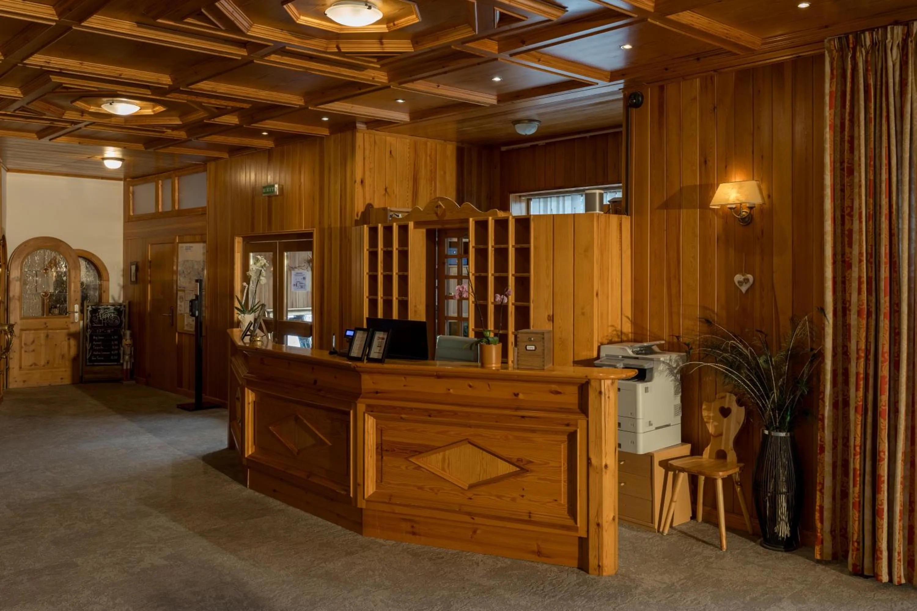 Lobby or reception in PLOSE Parkhotel & Residence