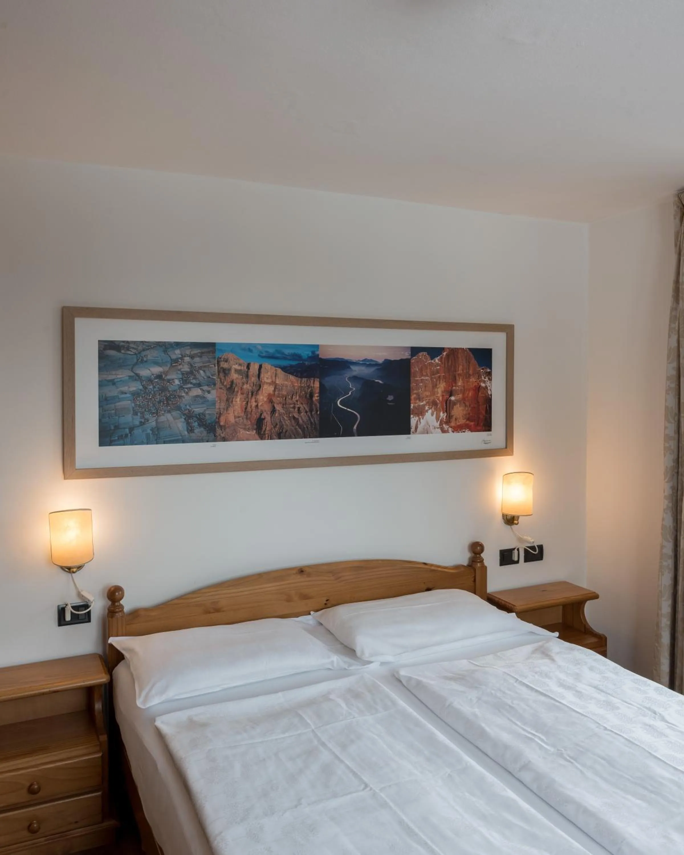 Bed in PLOSE Parkhotel & Residence